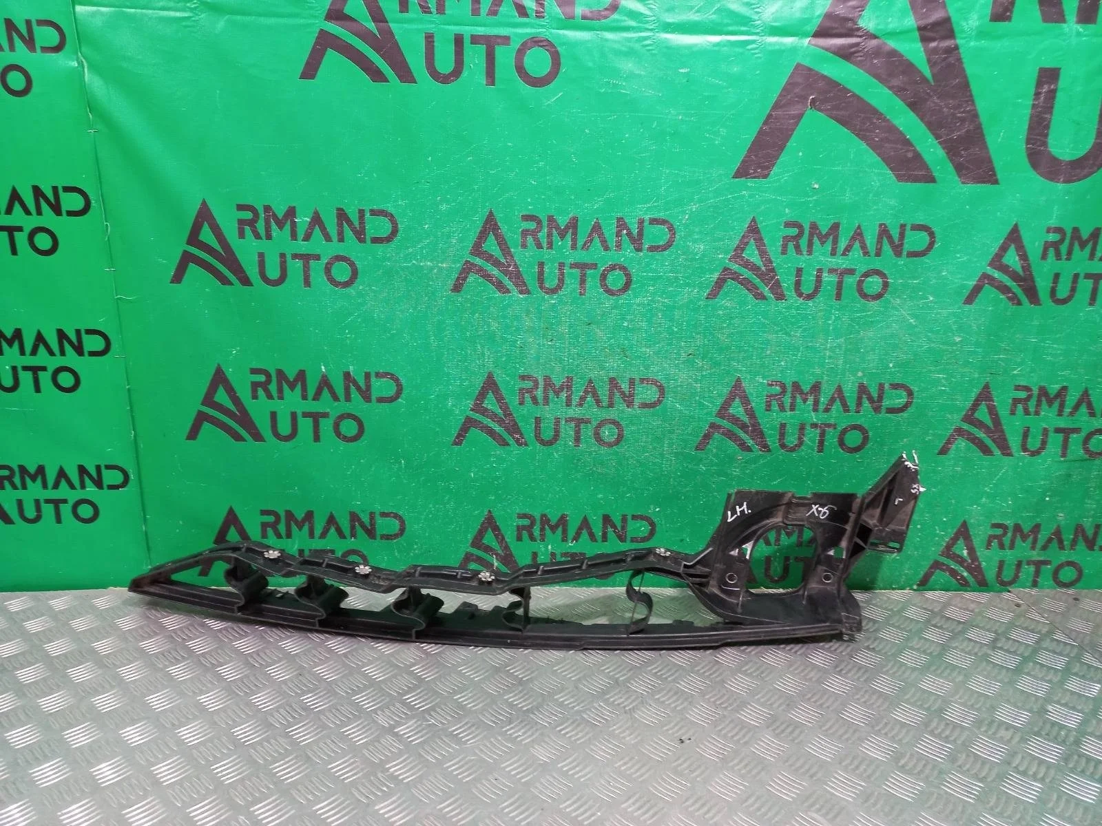 Кронштейн крыла BMW X5 2006-2013 51657157989 E70, передний левый