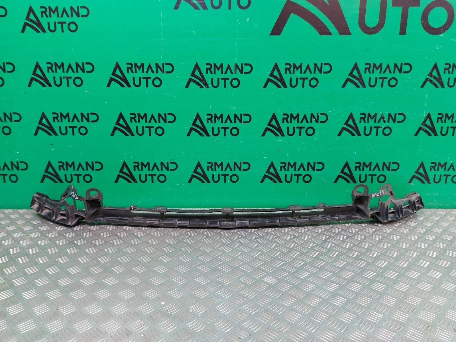 Кронштейн бампера Mercedes E-Class 2016-2020 A2138852500 W213, передний