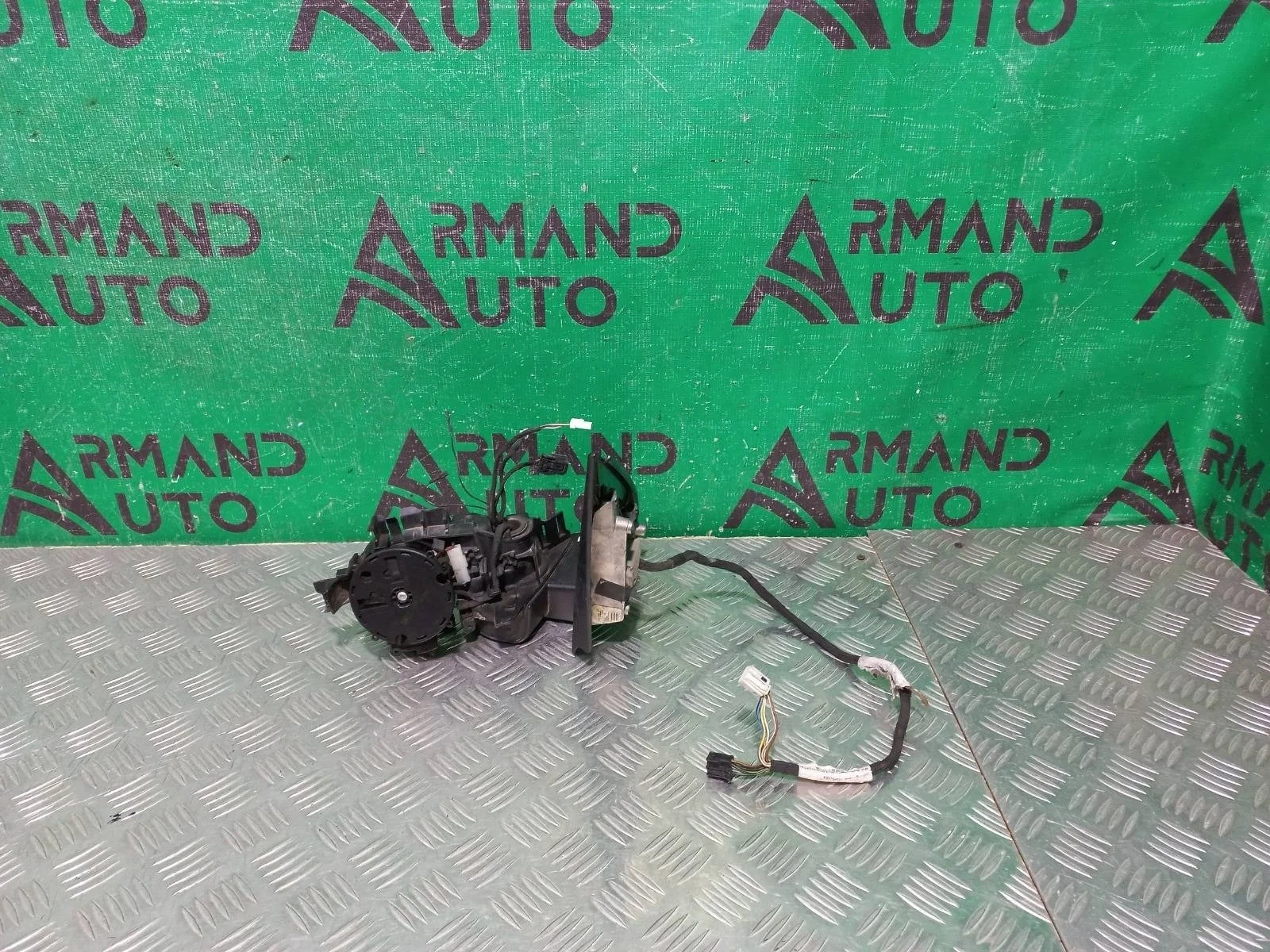 Зеркало Mercedes M ML GLE-Class 2011-2018 A1668109700 W166, левое