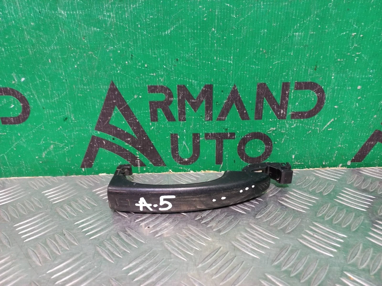 Ручка двери внешняя Audi Q3 2011-2018 8T0837205AGRU 1 8U, передняя