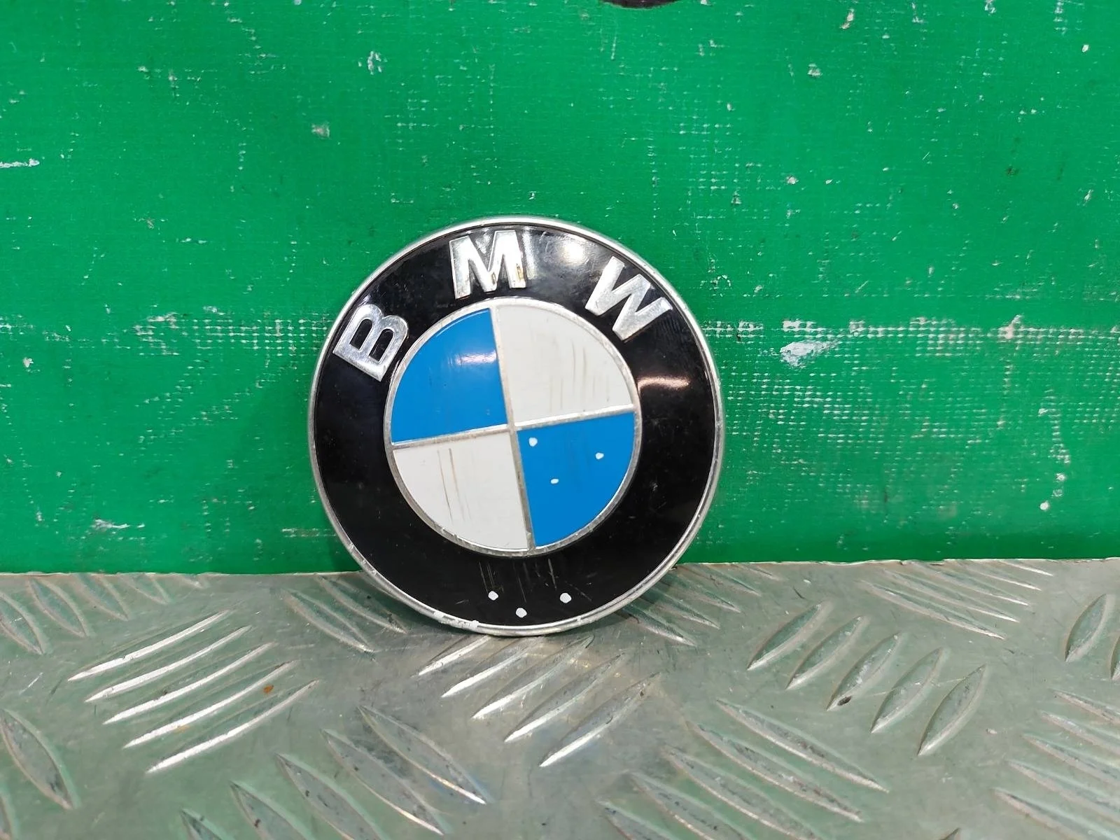 Эмблема BMW 7 series 2015-2022 51148132375 G11 G12, передняя
