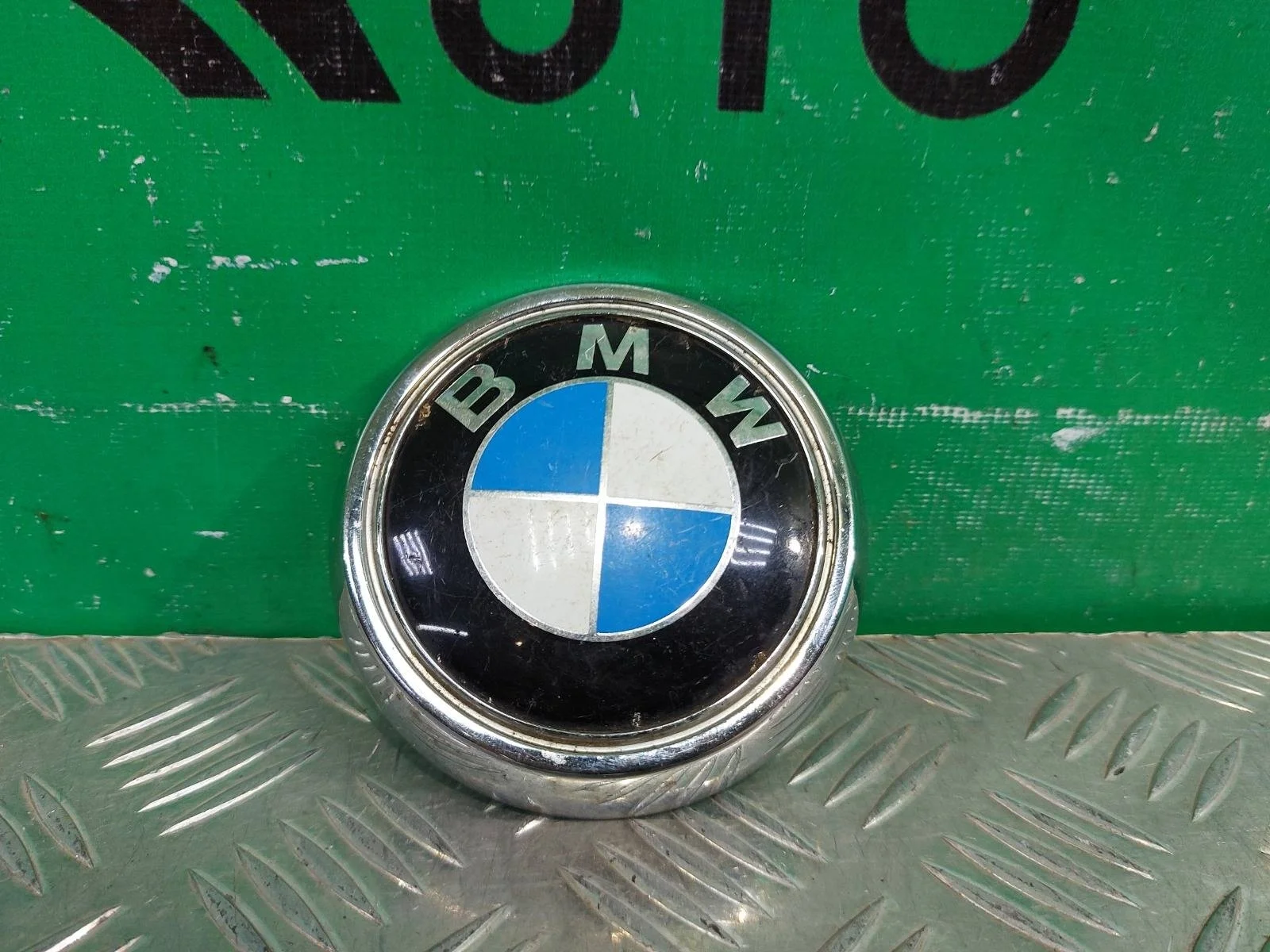 Эмблема BMW X3 2010-2017 51147364375 F25, задняя