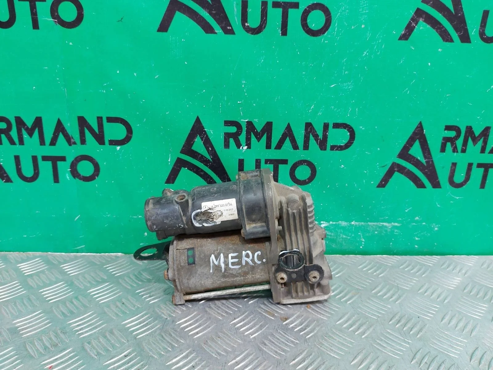 Компрессор подвески Mercedes S-Class 2013-2020 A0993200104 W222