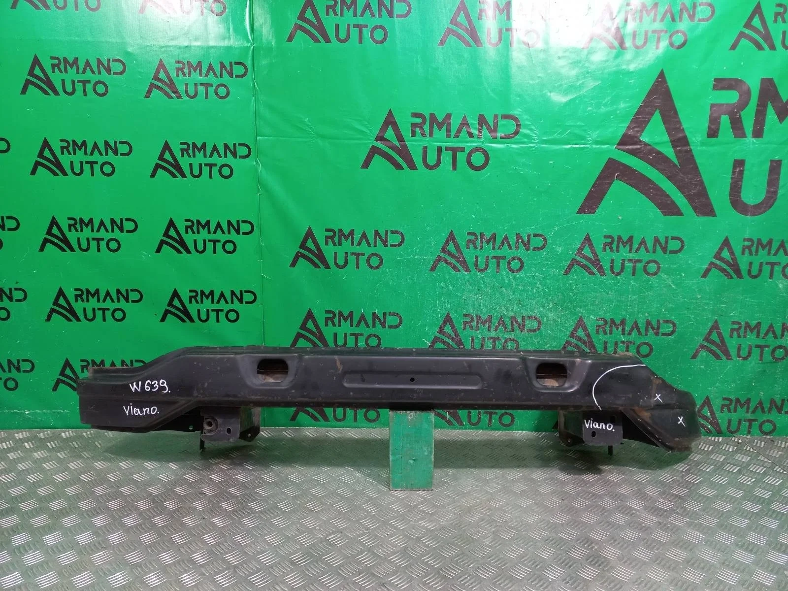 Усилитель бампера Mercedes V-Class 2003-2014 A6396201434 W639, передний