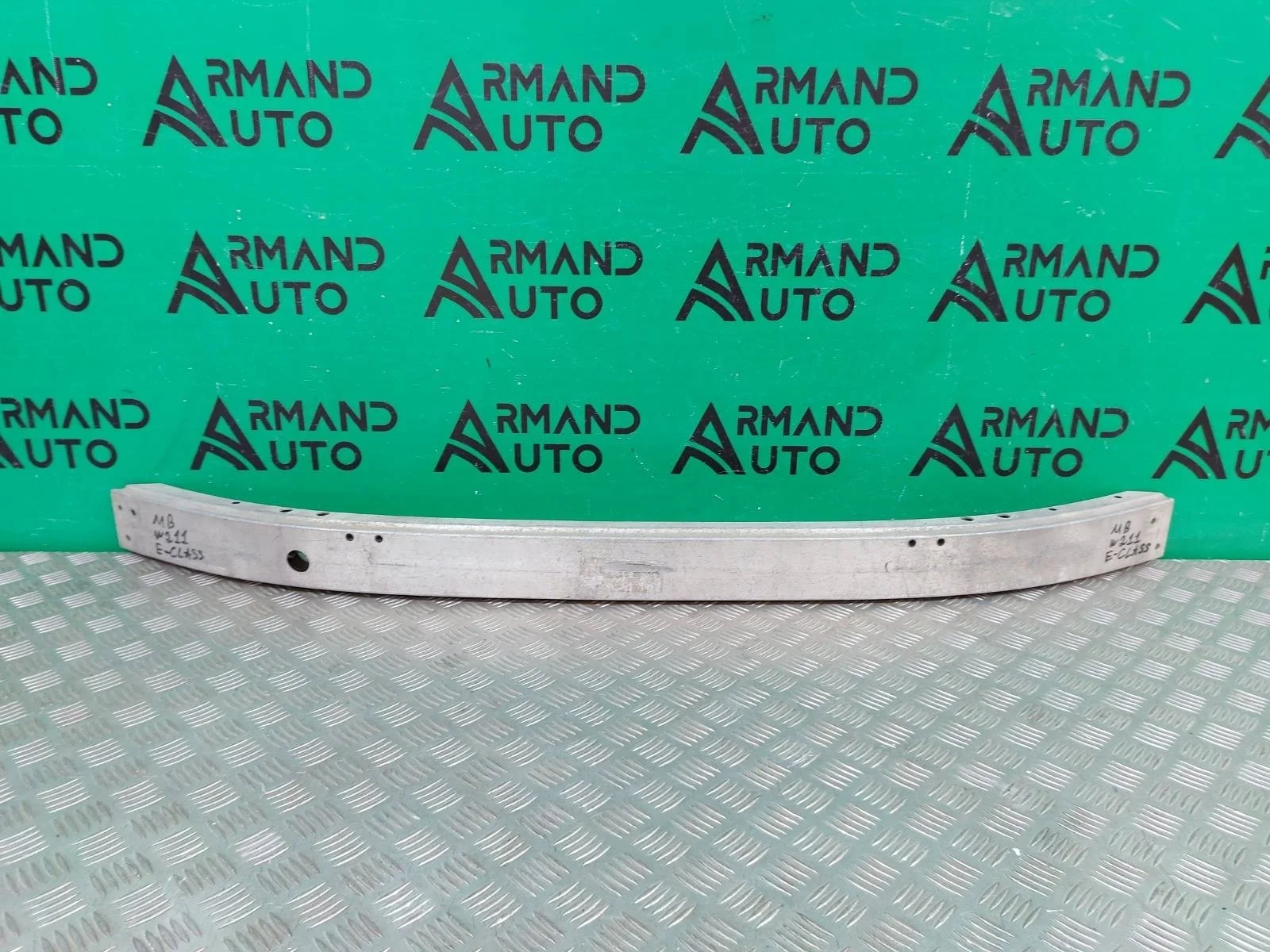 Усилитель бампера Mercedes E-Class 2002-2009 A2116202834 W211, передний