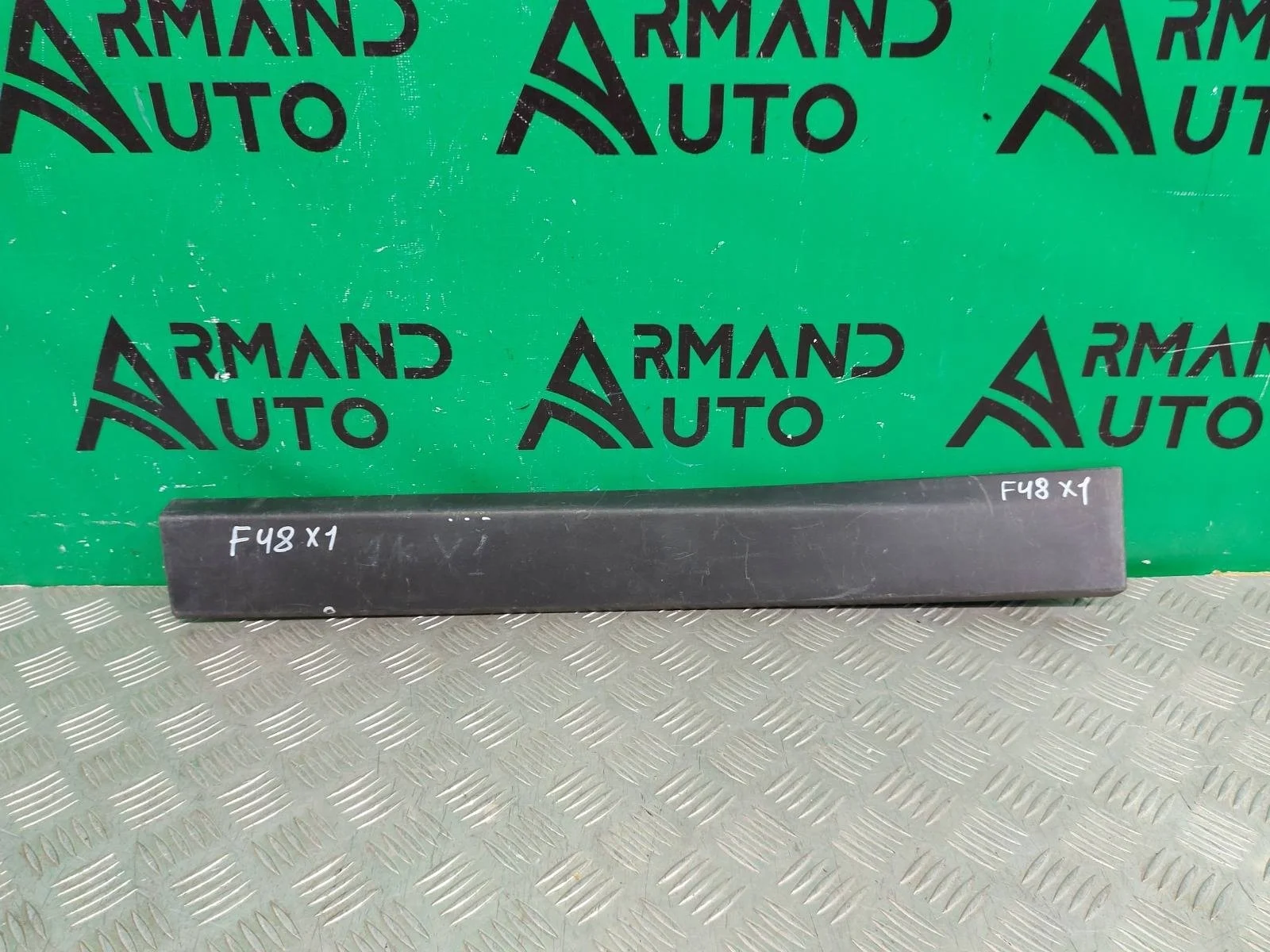 Молдинг двери BMW X1 2015-2022 51137352093 F48, задний левый