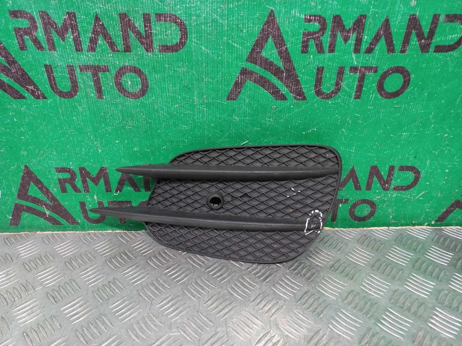 Решетка бампера Mercedes E-Class 2016-2020 A2138856800 W213, передняя правая