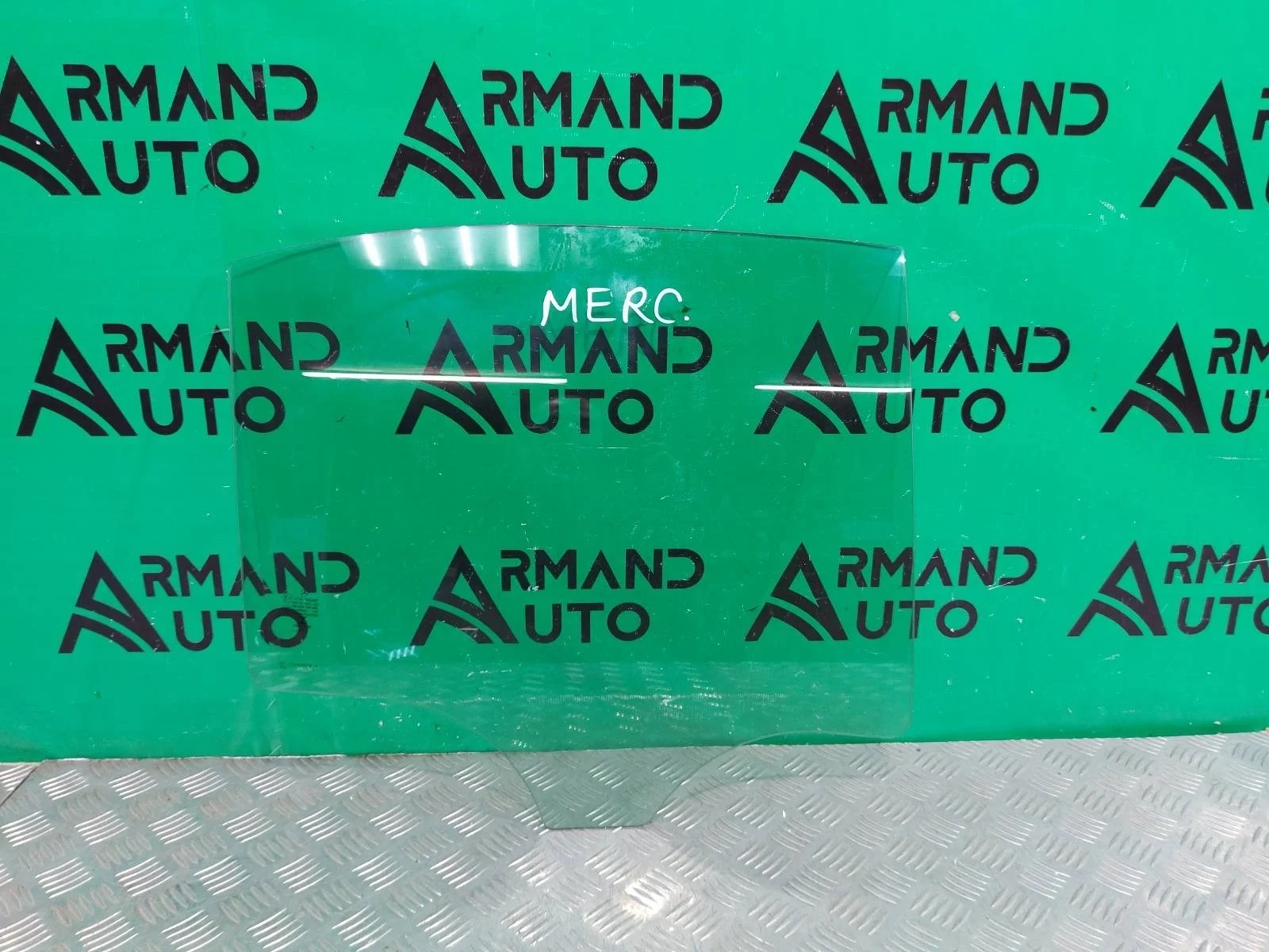 Стекло двери Mercedes C-Class 2014-2021 A2057350110 W205, заднее правое