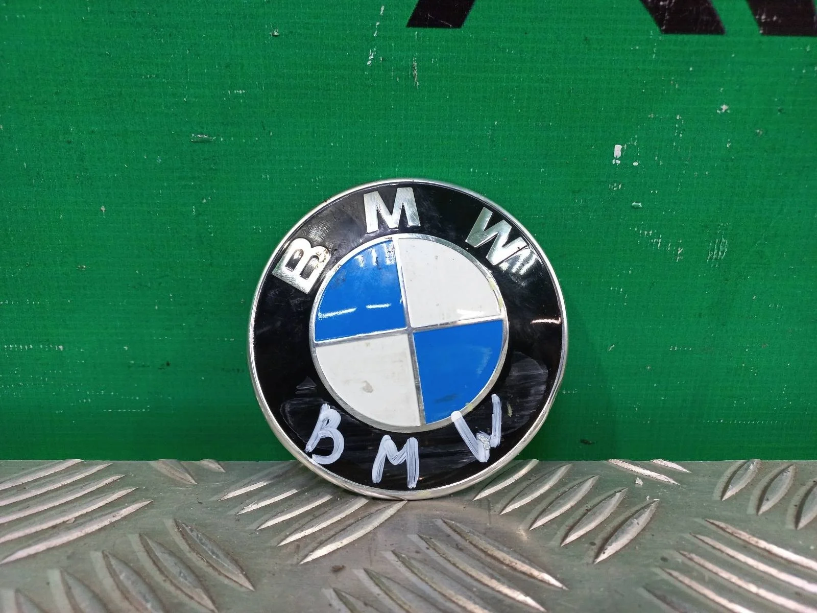 Эмблема BMW X5 2013-2018 51147376339 F15, передняя