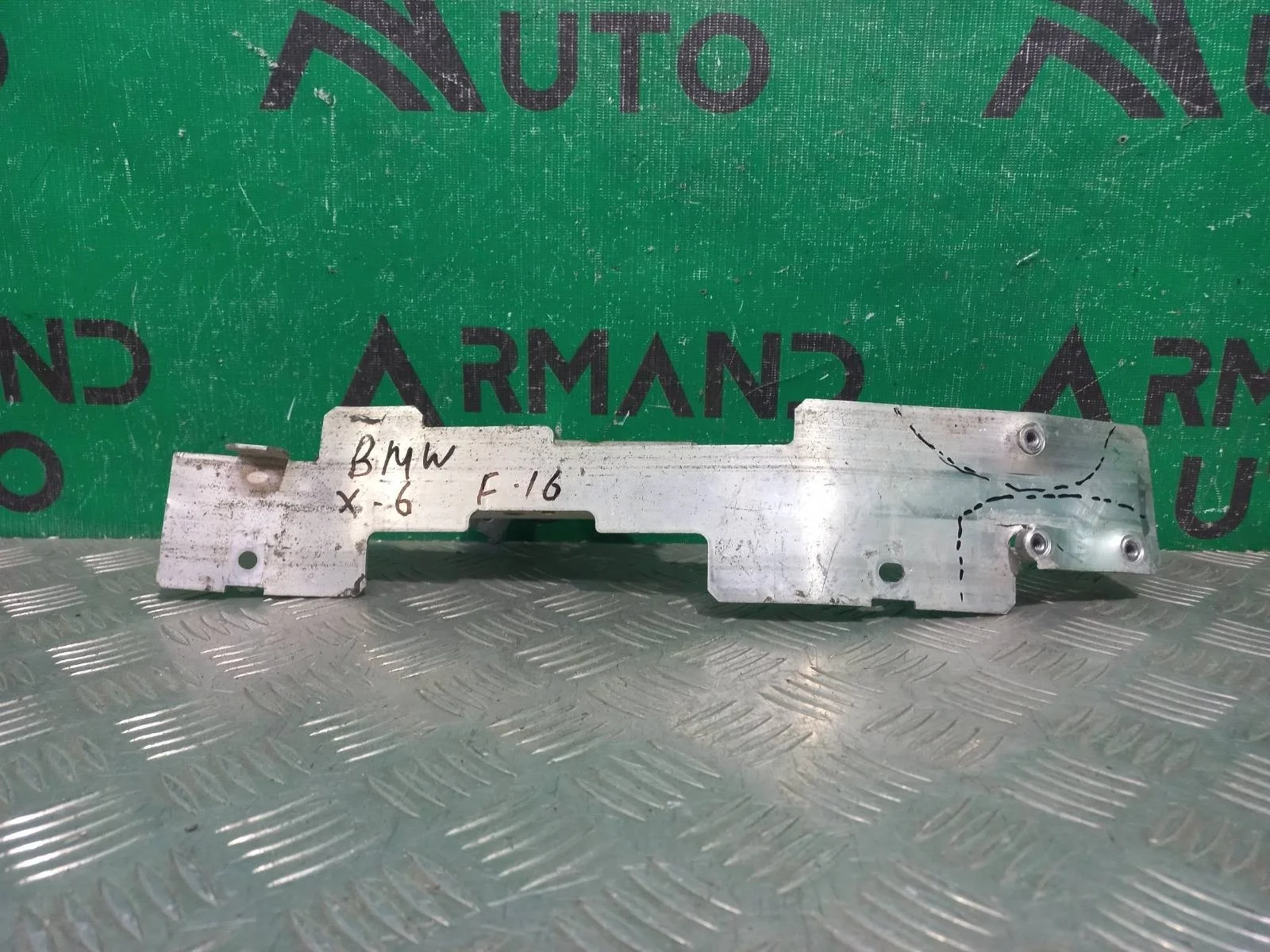 Кронштейн фары BMW X5 2013-2018 51647294491 F15, левый