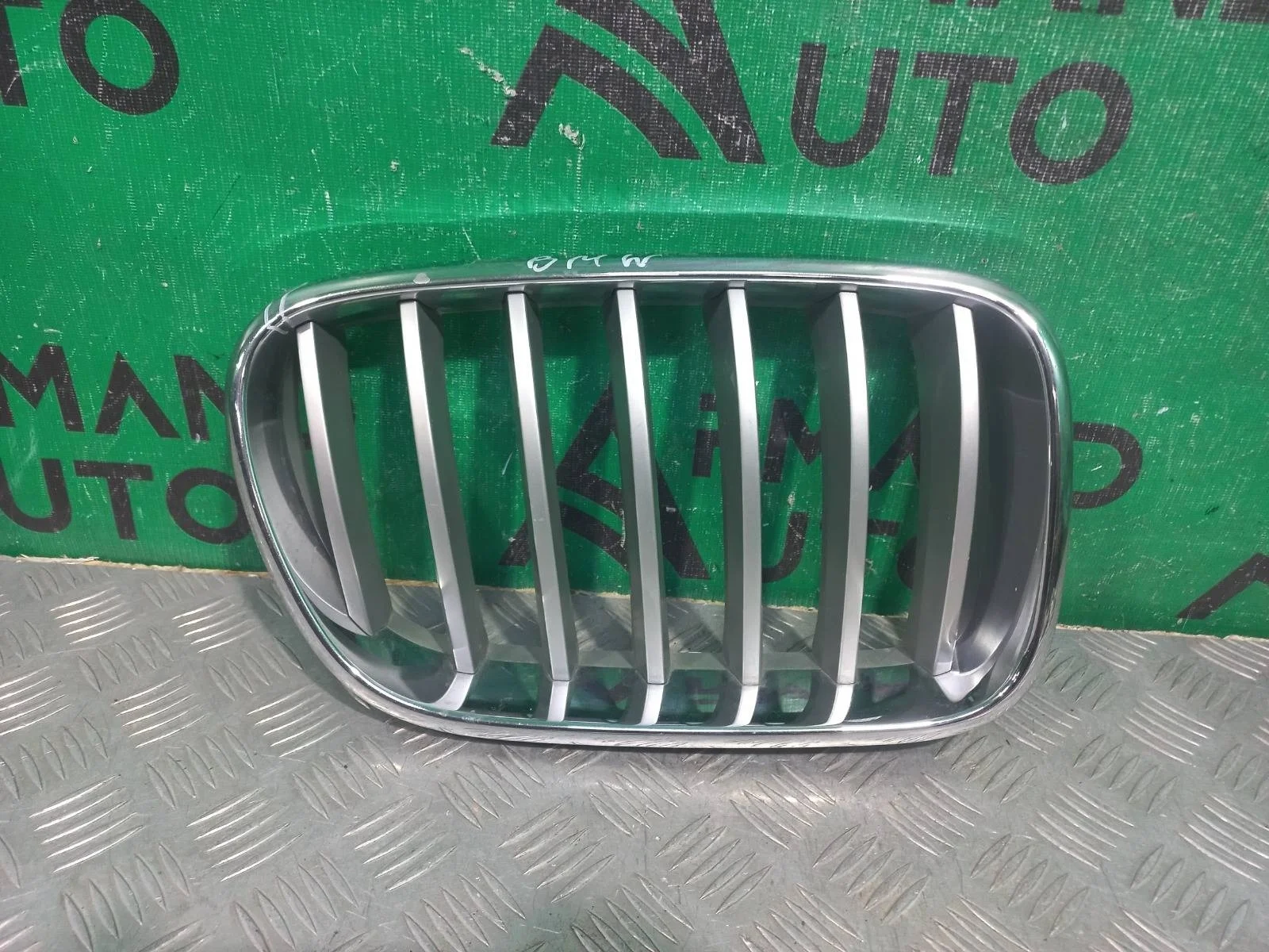 Решетка радиатора BMW X3 2010-2014 51117237422 F25, правая