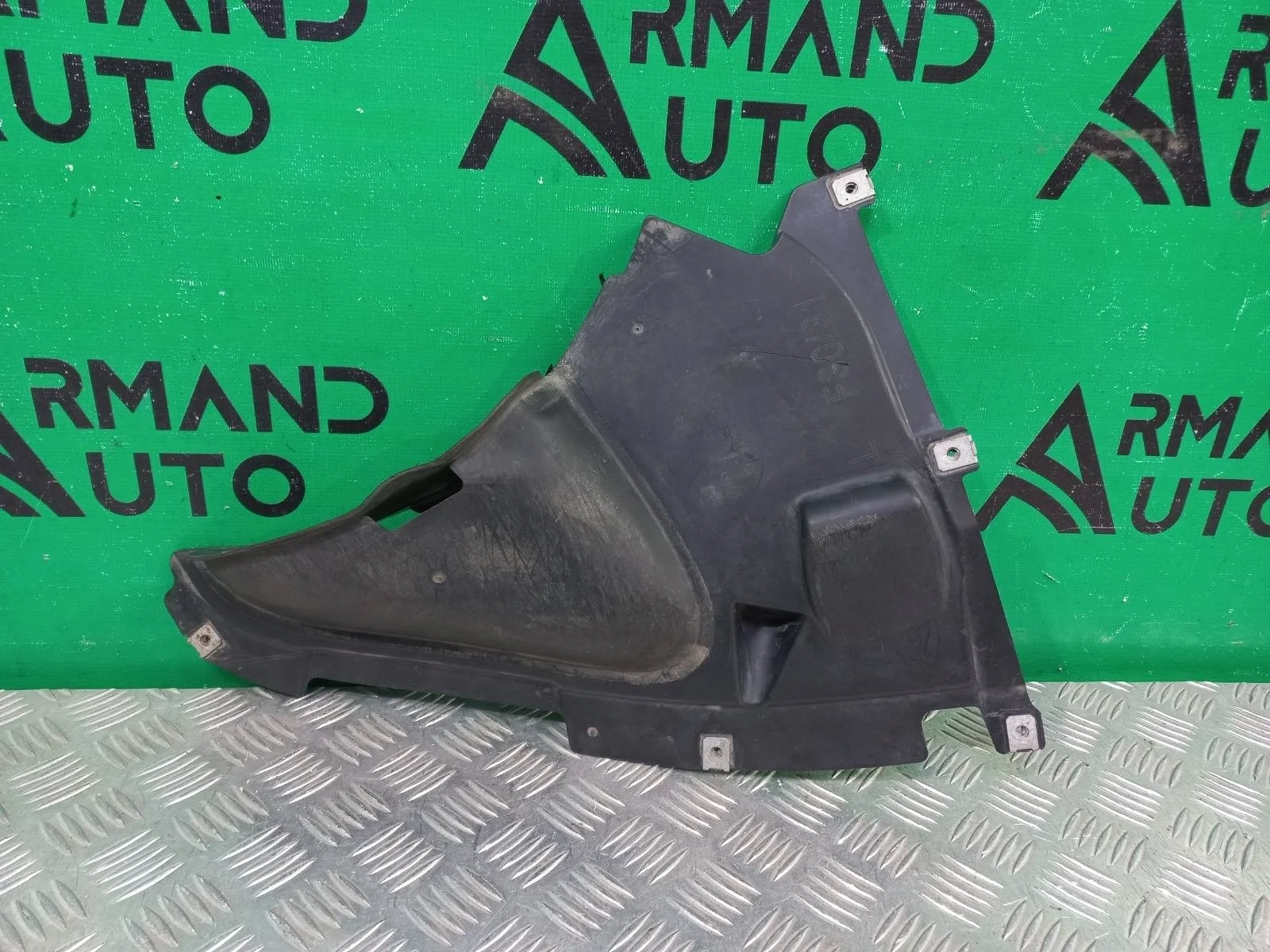 Пыльник бампера BMW 3 series 2011-2020 51717260739 F30 F31, передний левый