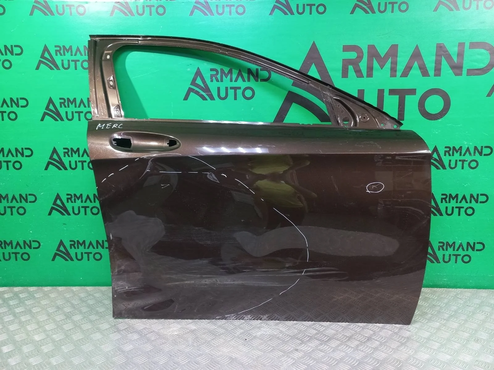 Дверь Mercedes GLA-Class 2013-2020 A1567200205 X156, передняя правая