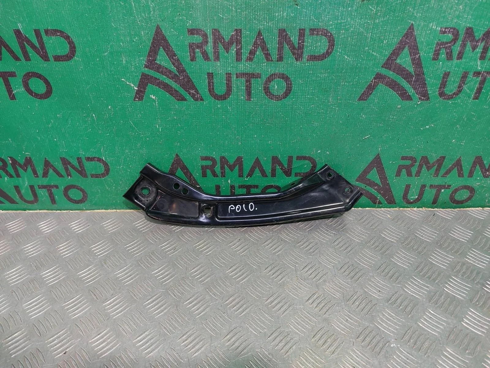 Кронштейн фары Skoda Rapid 2020-2023 60U805932A 2, правый