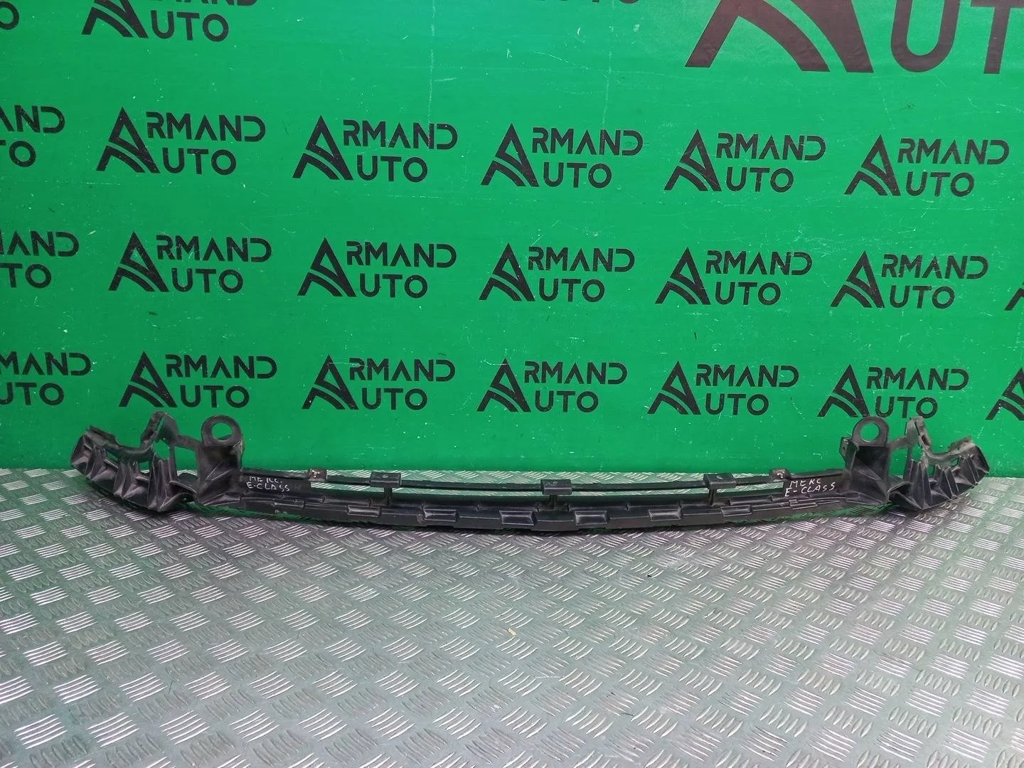 Кронштейн бампера Mercedes E-Class 2016-2020 A2138852500 W213, передний