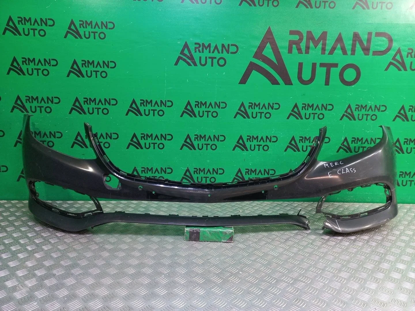 Бампер Mercedes E-Class 2016-2020 A21388501389999 W213, передний