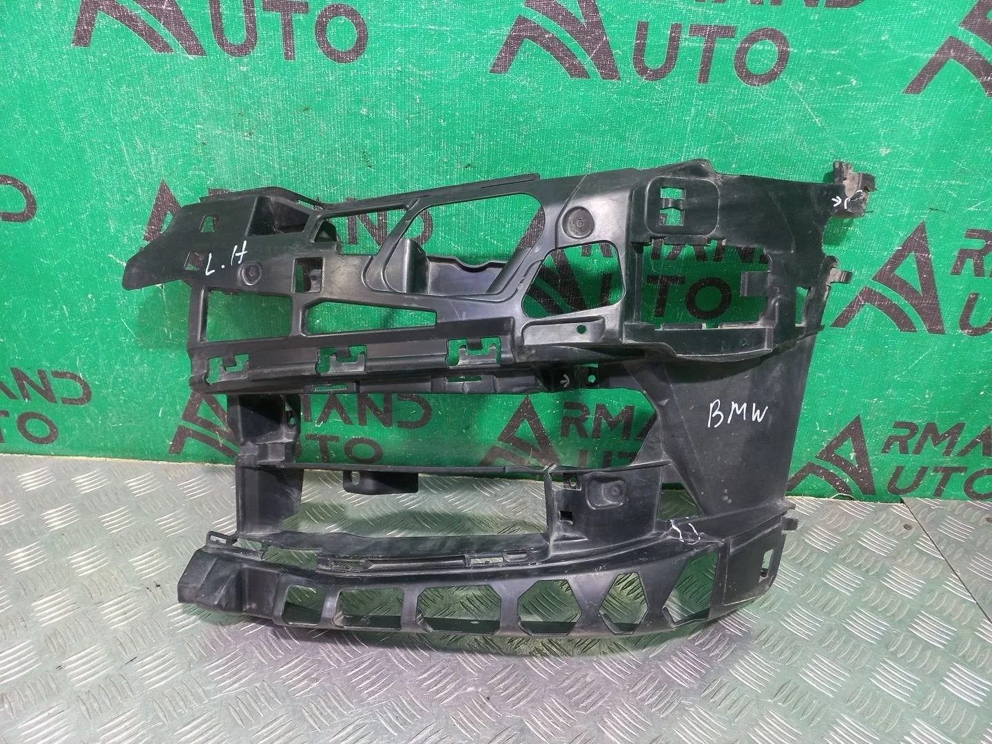 Кронштейн бампера BMW 5 series 2016-2020 51117385345 G30 G31, передний левый