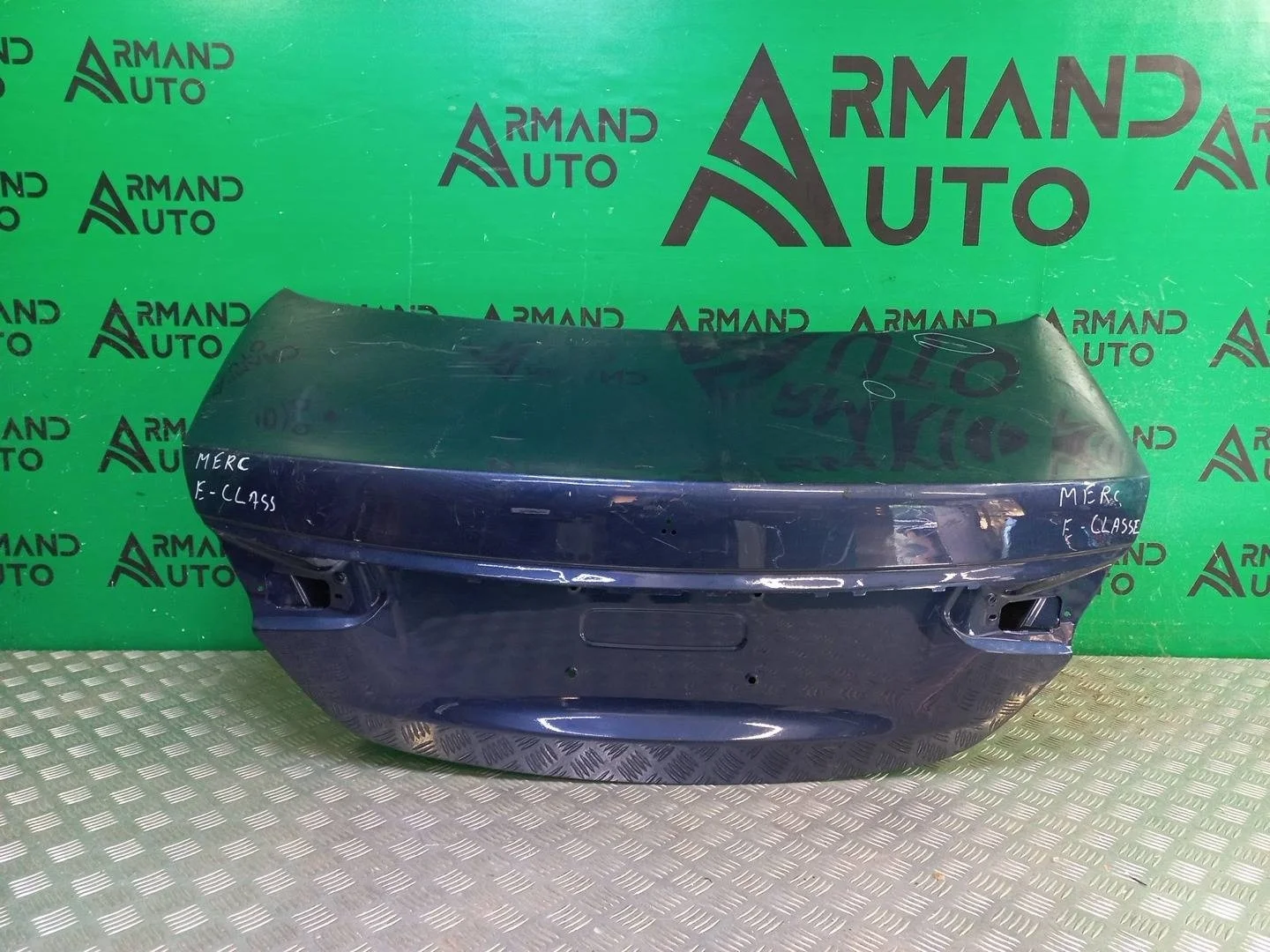 Крышка багажника Mercedes E-Class 2020-2023 A2137506600 W213