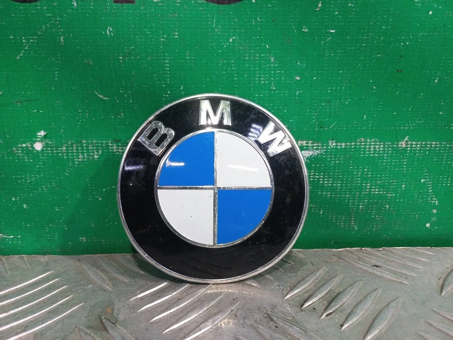 Эмблема BMW X5 2013-2018 51147376339 F15, передняя