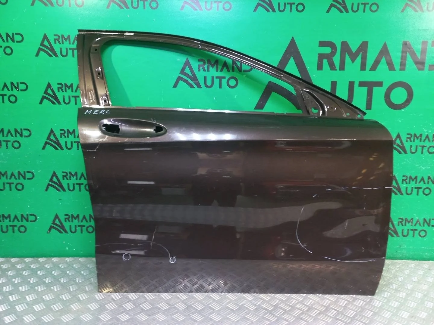 Дверь Mercedes GLA-Class 2013-2020 A1567200205 X156, передняя правая