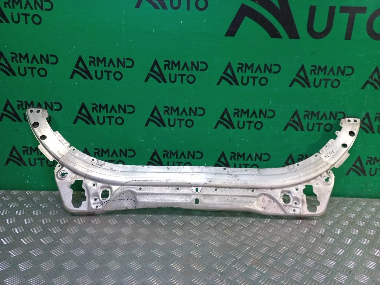 Панель передняя (суппорт радиатора) верхняя Mercedes C-Class 2014-2021 A2056204201 W205