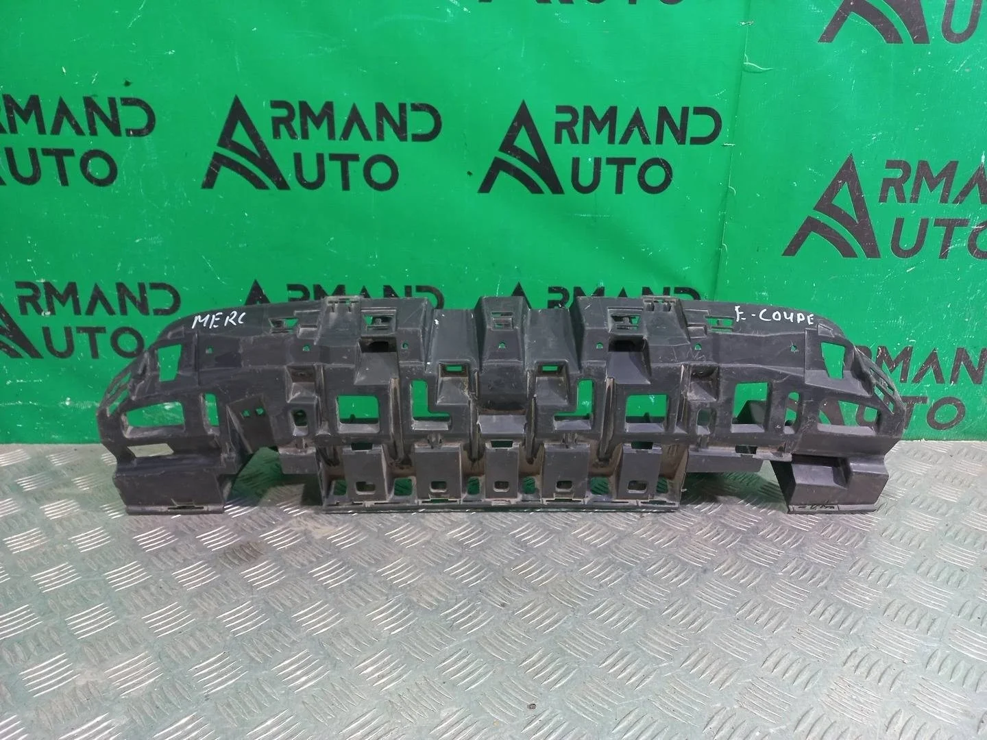 Кронштейн бампера Mercedes E-Class 2016-2023 A2388850101 C238, задний
