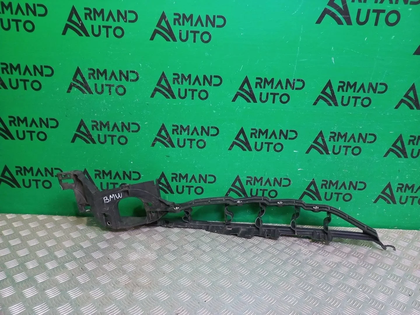 Кронштейн крыла BMW X5 2006-2013 51657157989 E70, передний левый