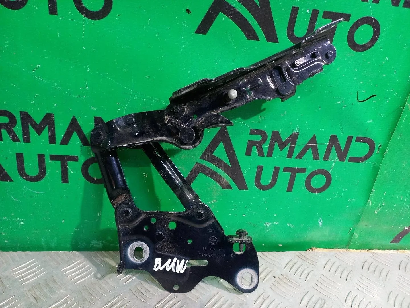 Петля капота BMW X5 2018-нв 41009477741 G05, левая