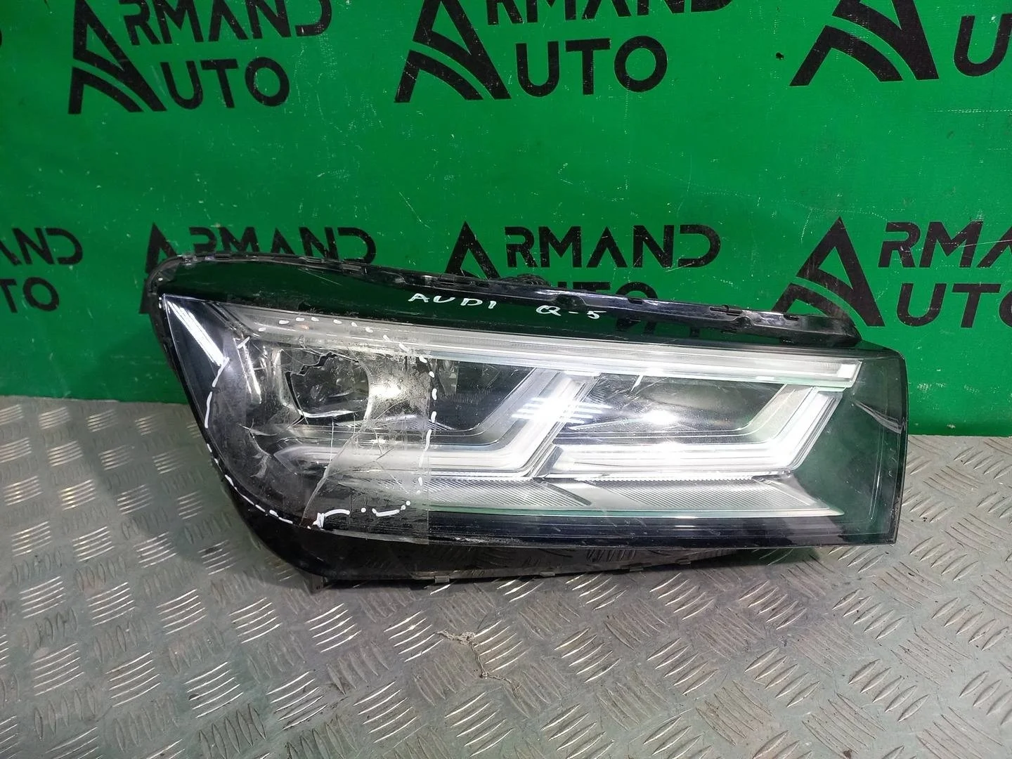 Фара Audi Q5 2017-2020 80A941774 2 FY, правая