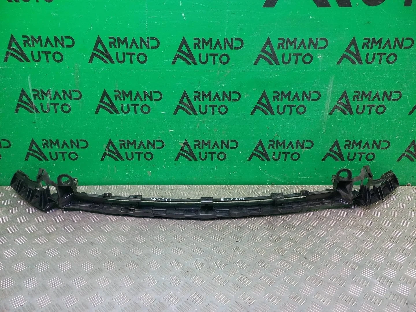 Кронштейн бампера Mercedes E-Class 2016-2020 A2138852500 W213, передний