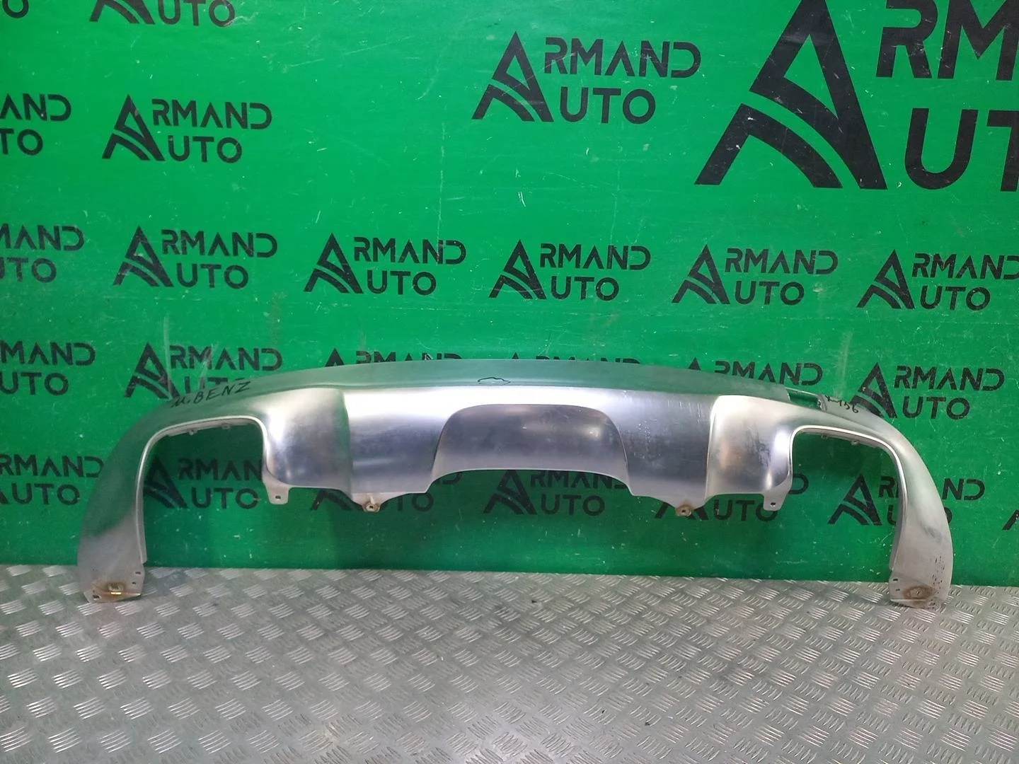 Накладка юбки бампера Mercedes GLA-Class 2013-2017 A1568850925 X156, задняя