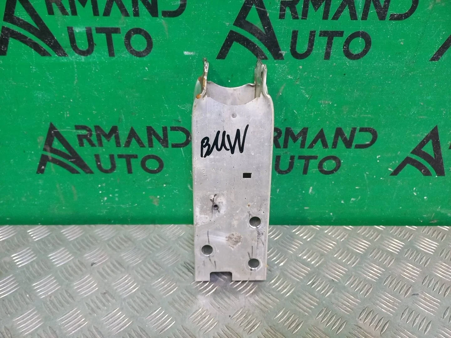Кронштейн усилителя бампера BMW X3 2010-2017 51647274658 F25, передний правый