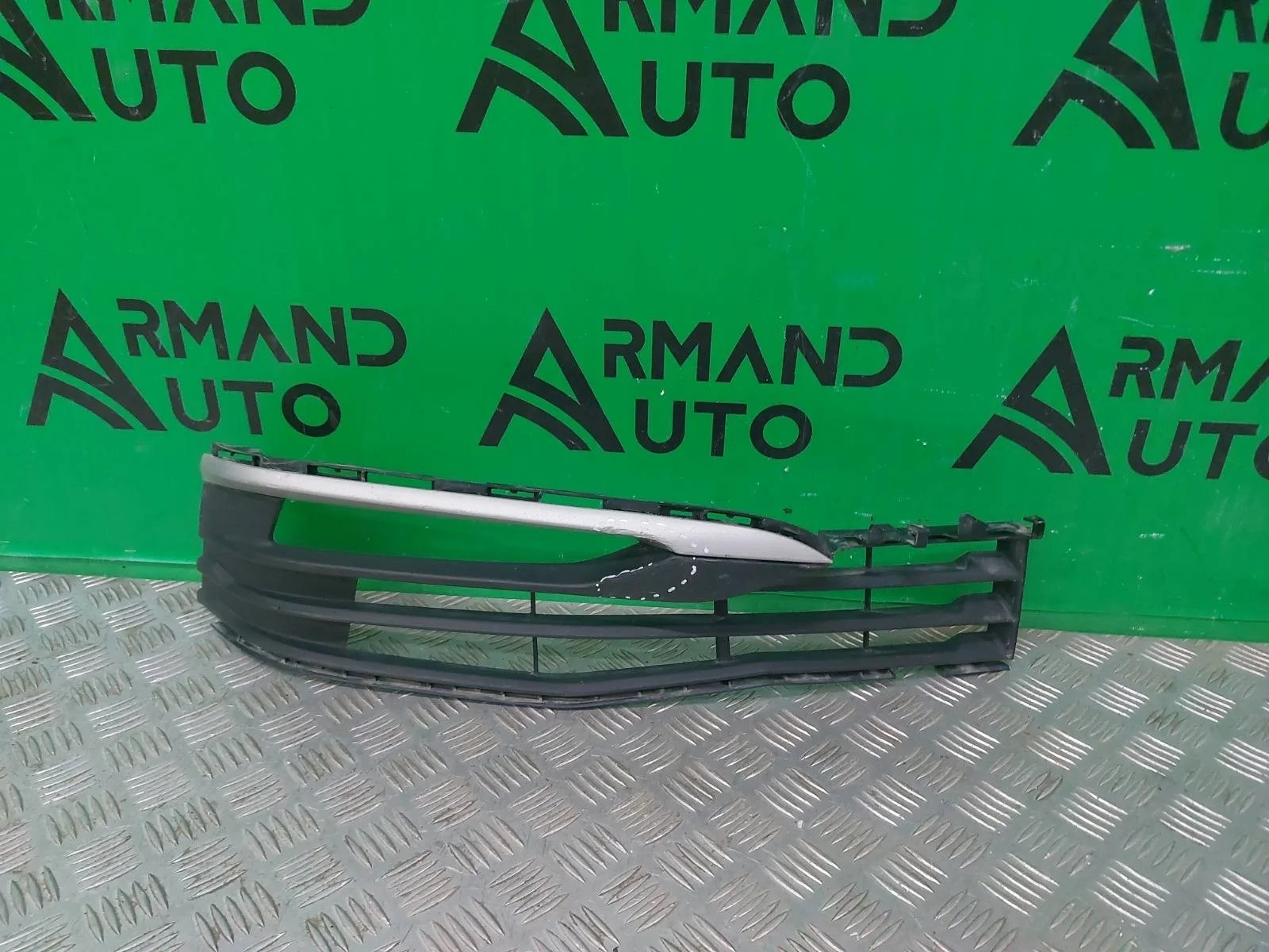 Решетка бампера BMW 5 series 2016-2020 51117385262 G30 G31, передняя правая