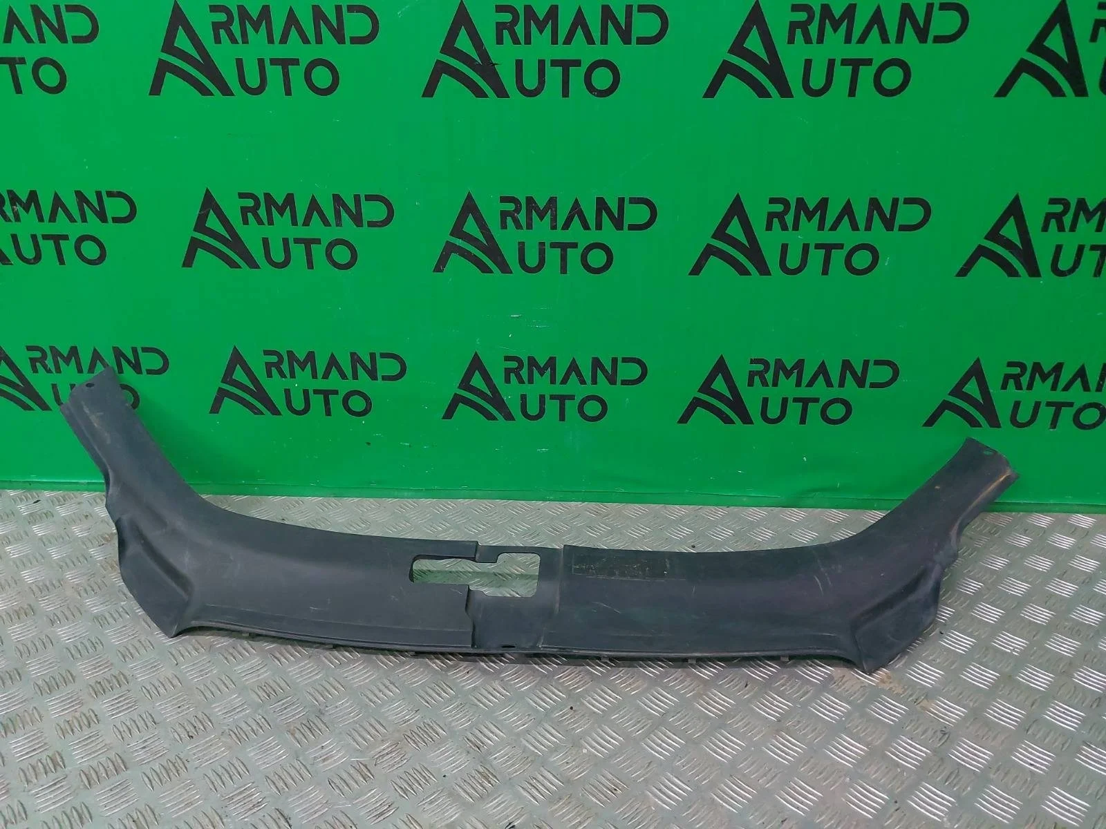 Кожух замка капота Audi Q7 2005-2015 4L0807081 1 4L