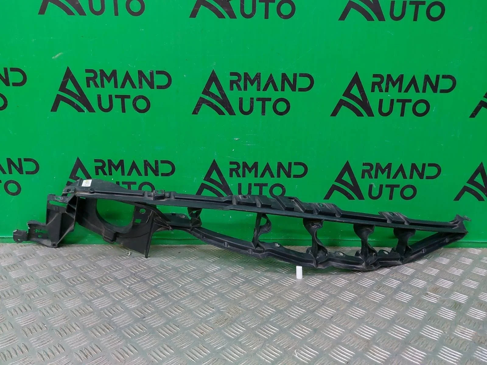 Кронштейн крыла BMW X5 2006-2013 51657157989 E70, передний левый