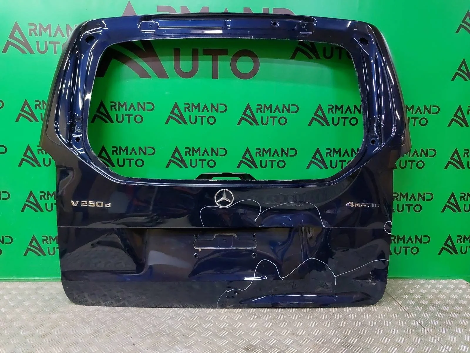 Дверь багажника Mercedes V-Class 2014-нв A4477404000 W447