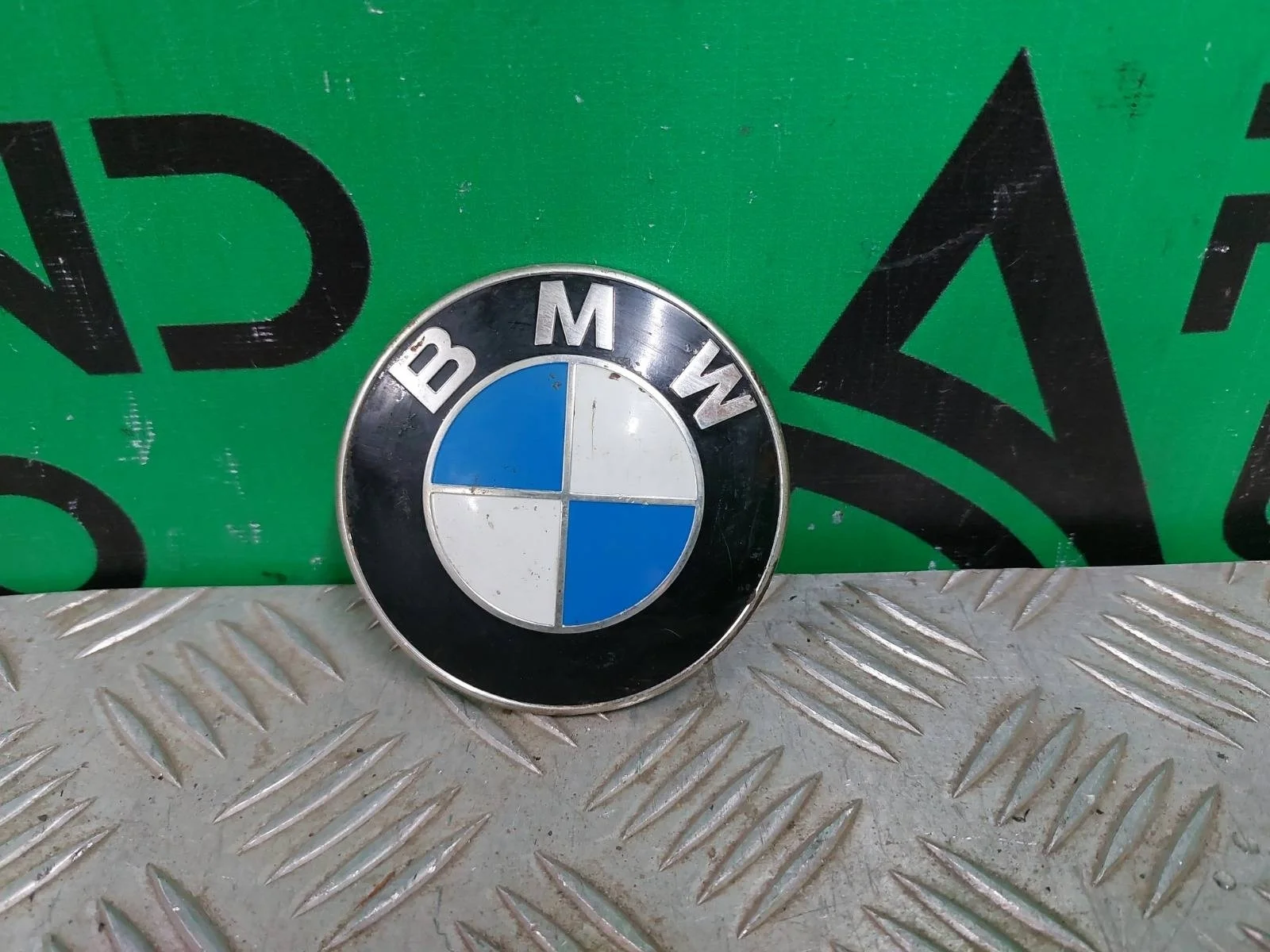 Эмблема BMW 5 series 2009-2017 51147057794 F10 F11, передняя