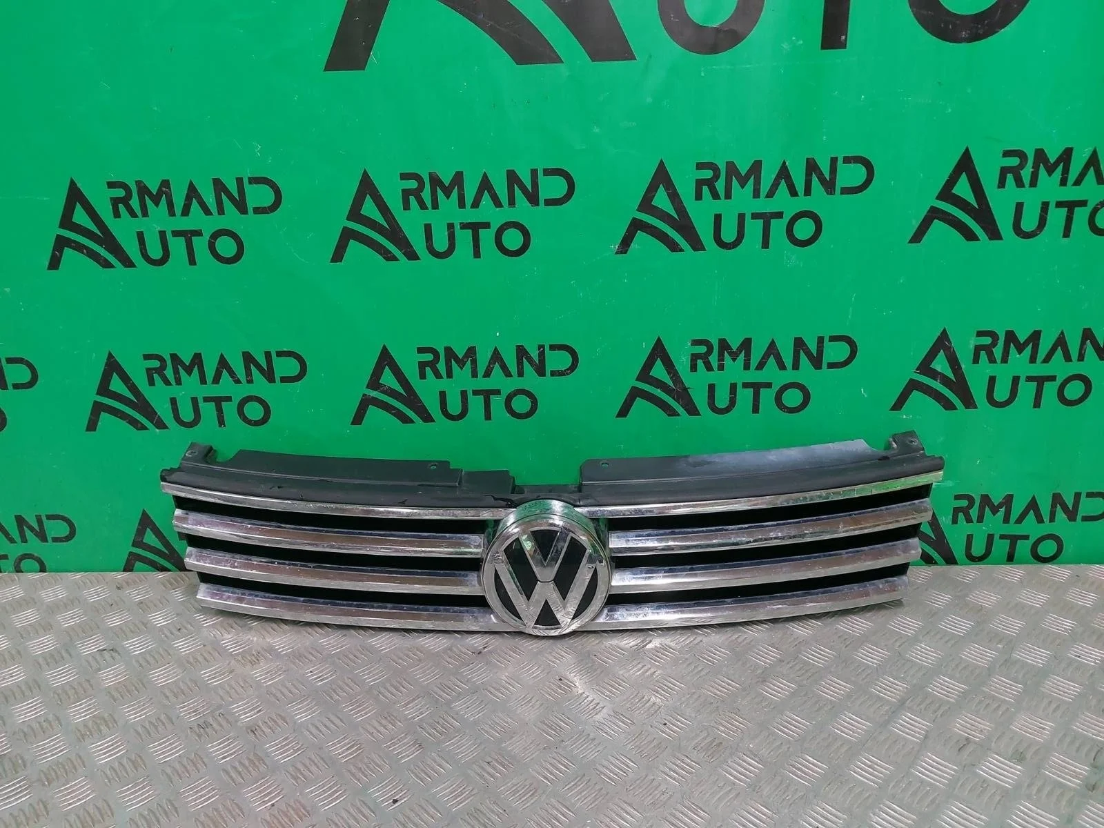 Решетка радиатора Volkswagen Touareg 2014-2018 7P6853651JZLL 2