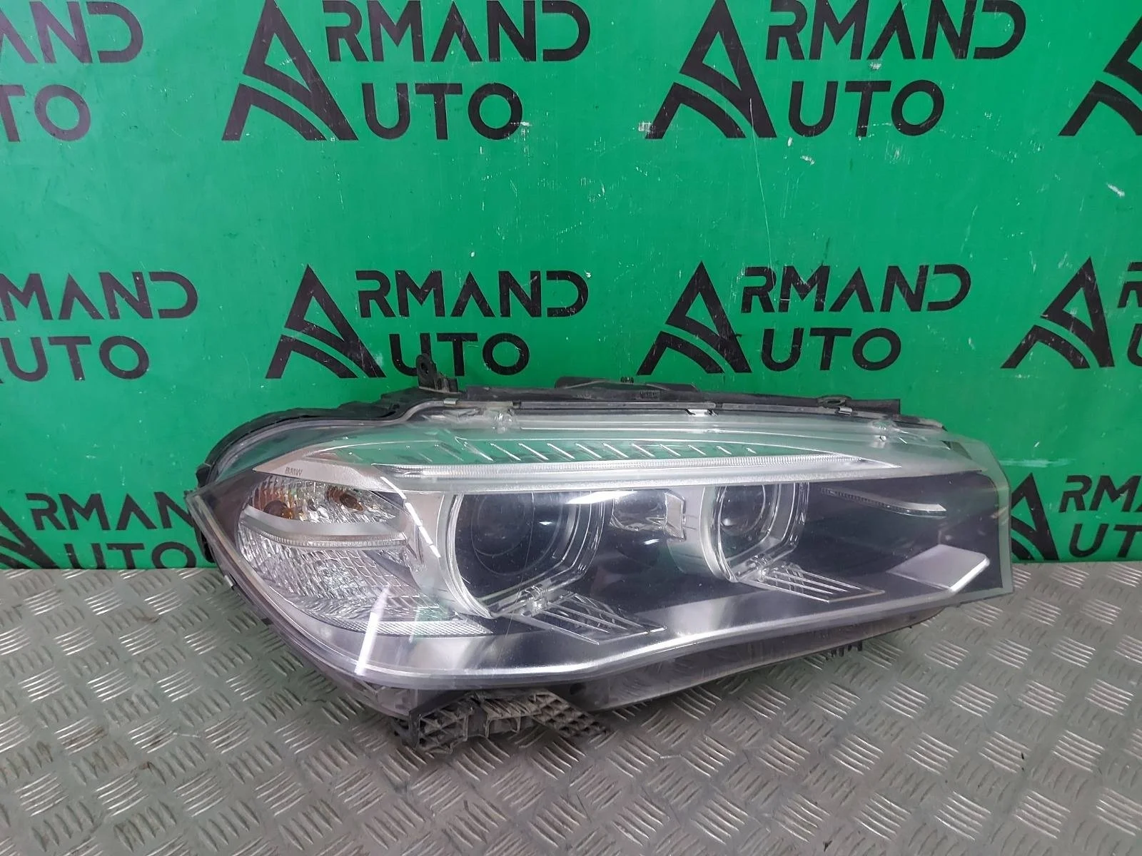 Фара BMW X5 2013-2018 63117317102 F15, правая