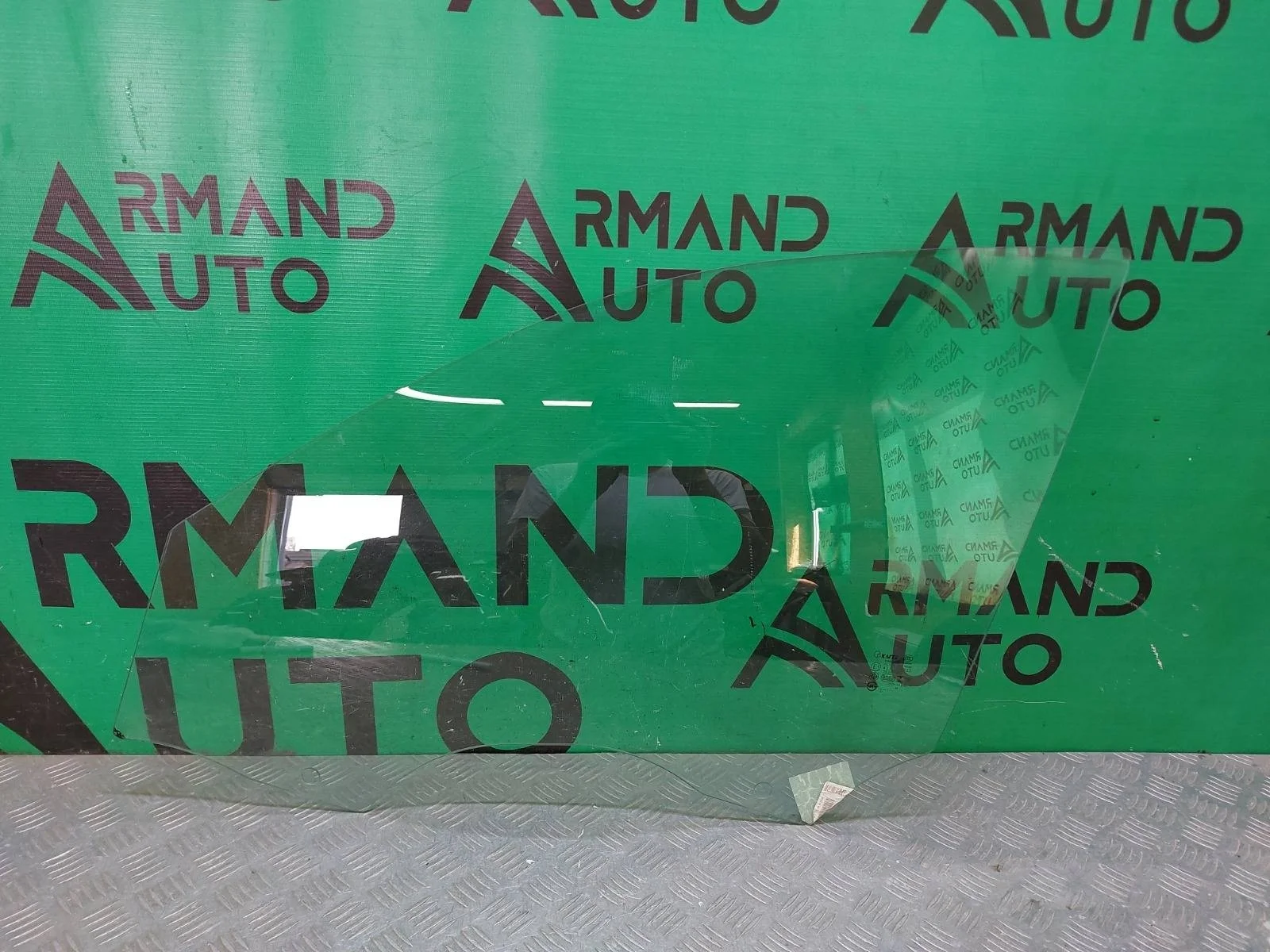 Стекло двери BMW 3 series 2011-2020 51337259825 F30 F31, переднее левое