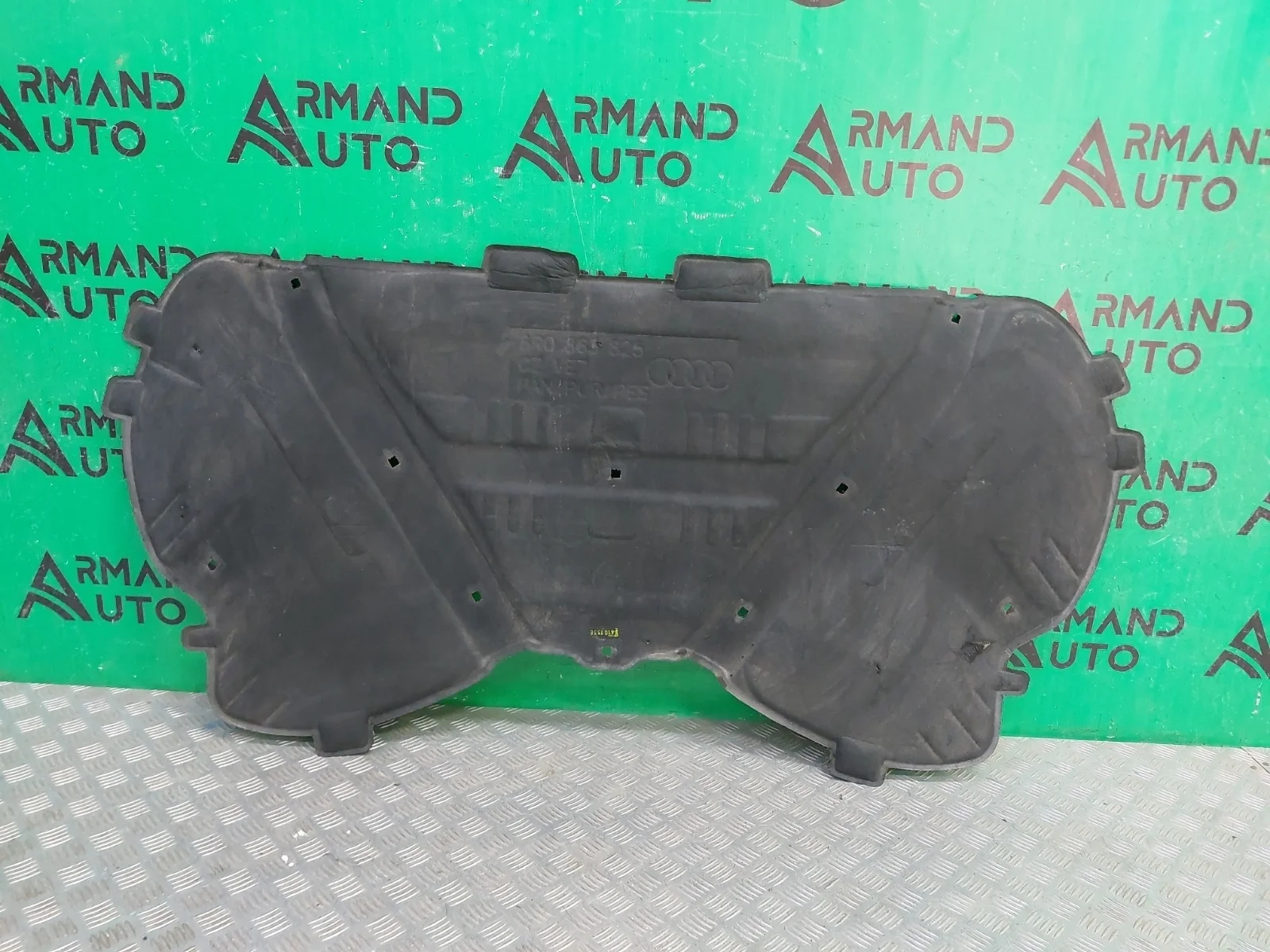 Шумоизоляция капота Audi Q5 2008-2017 8R0863825 1 8R