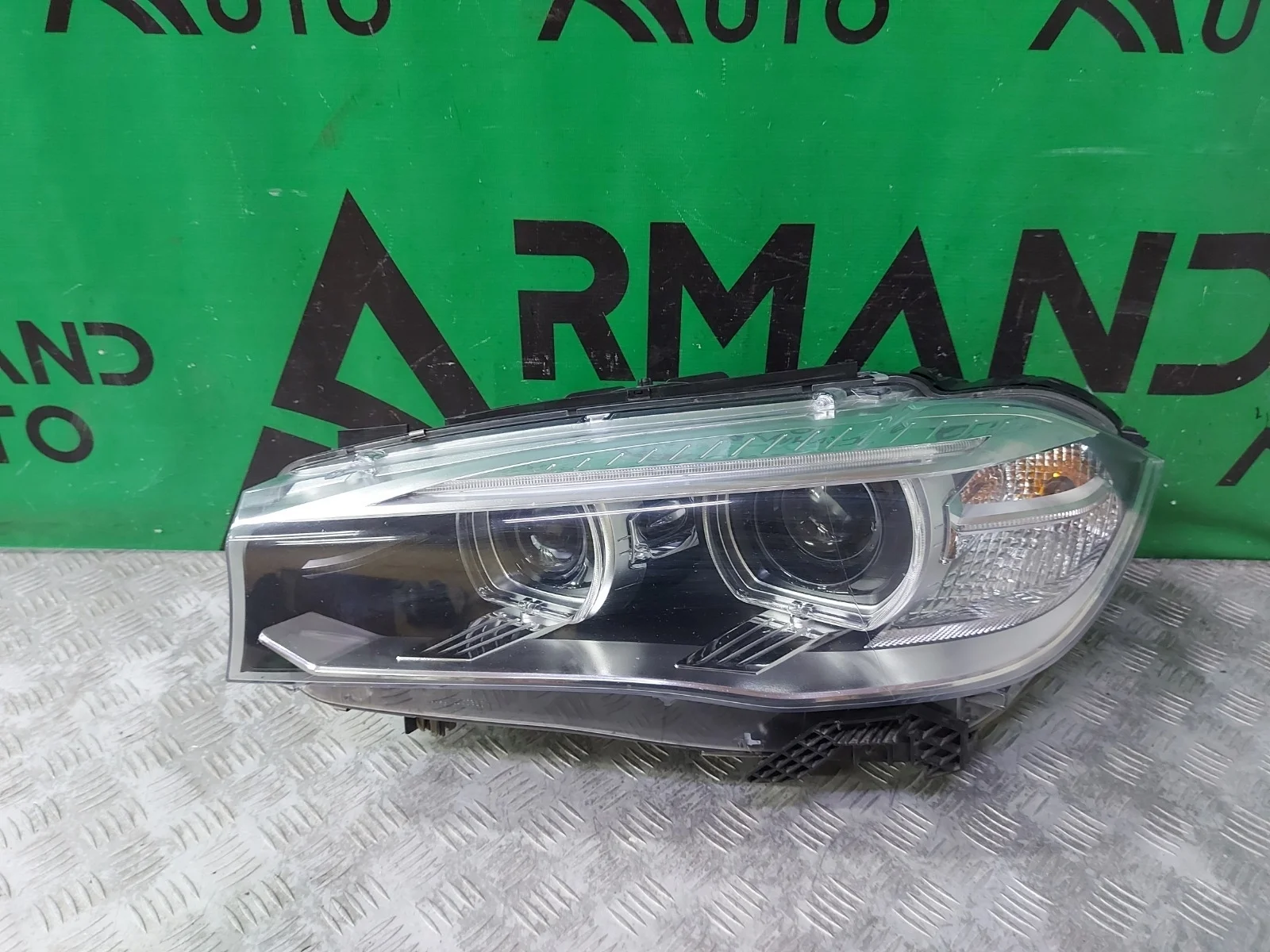 Фара BMW X5 2013-2018 63117317101 F15, левая