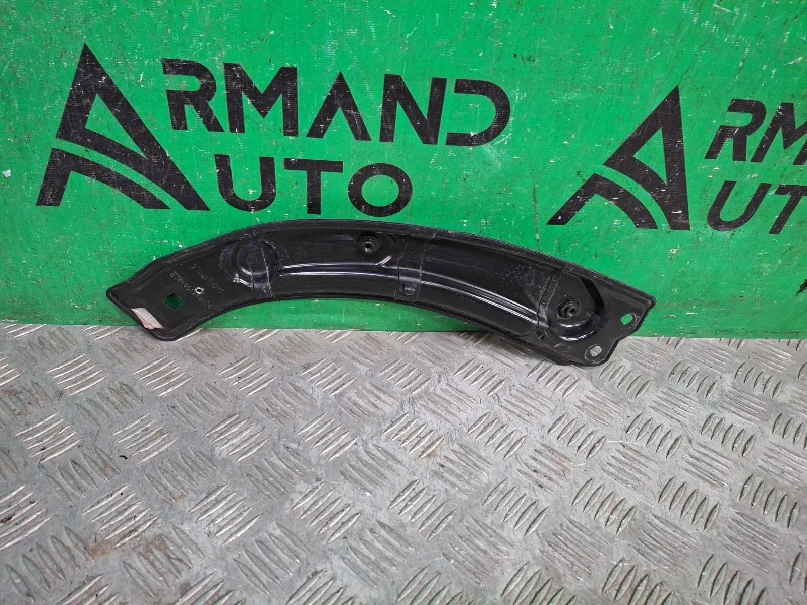 Кронштейн фары верхний Audi Q3 2011-2018 8U0805932 1 8U, правый
