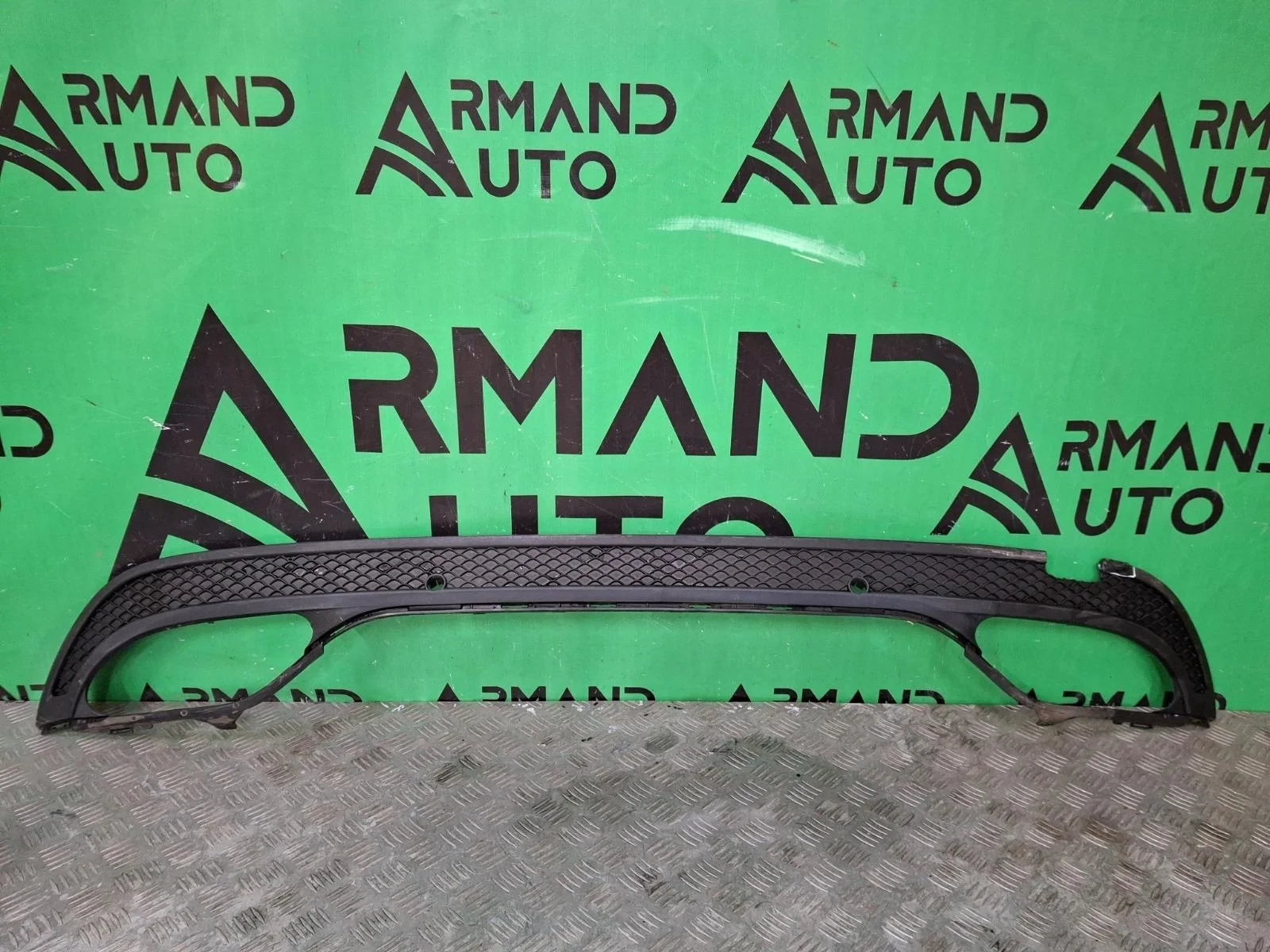 Накладка бампера Mercedes C-Class 2014-2018 A2058856238 W205, задняя