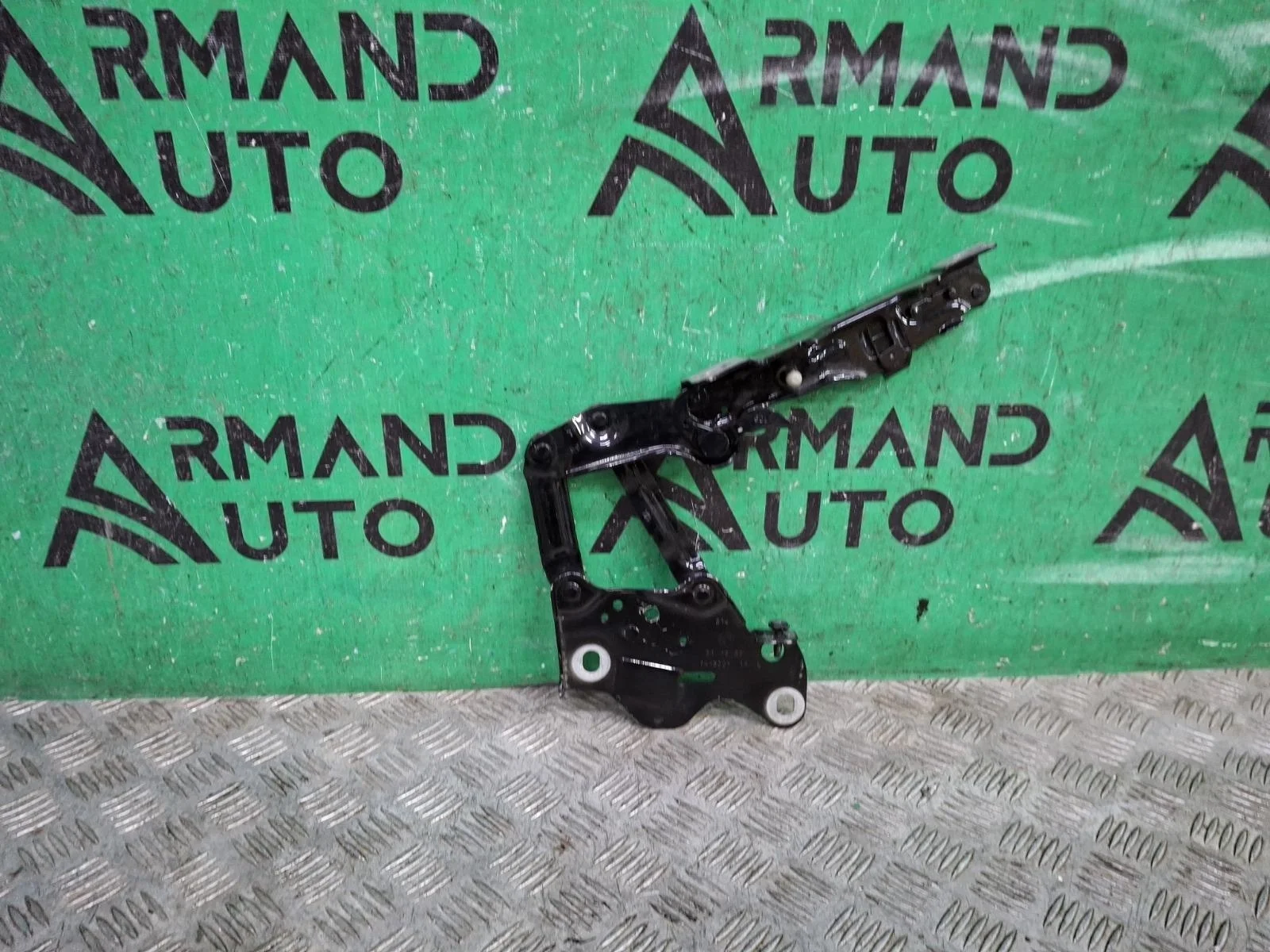 Петля капота BMW X5 2018-нв 41009477741 G05, левая