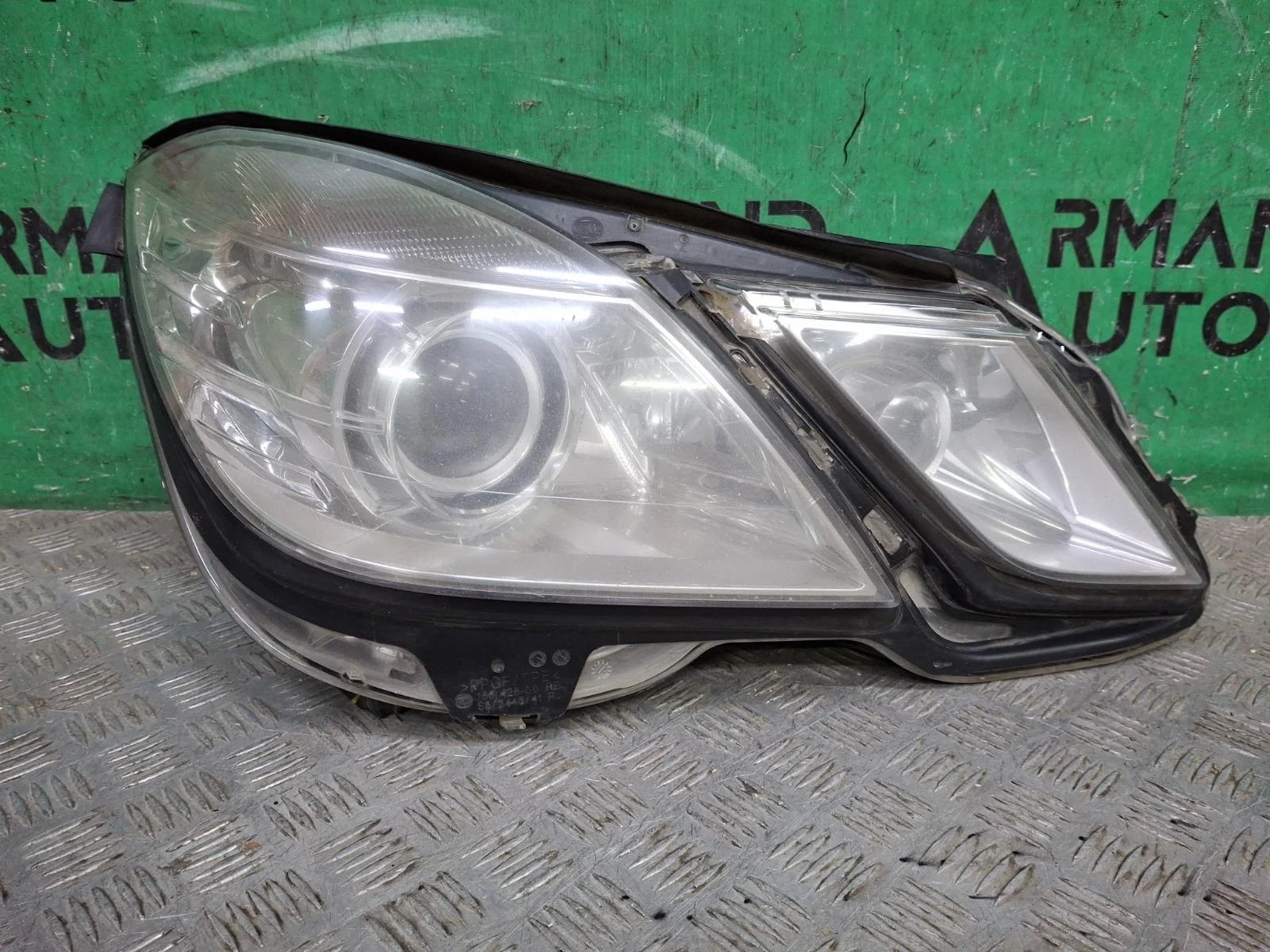 Фара Mercedes E-Class 2009-2013 A2128204161 W212, правая