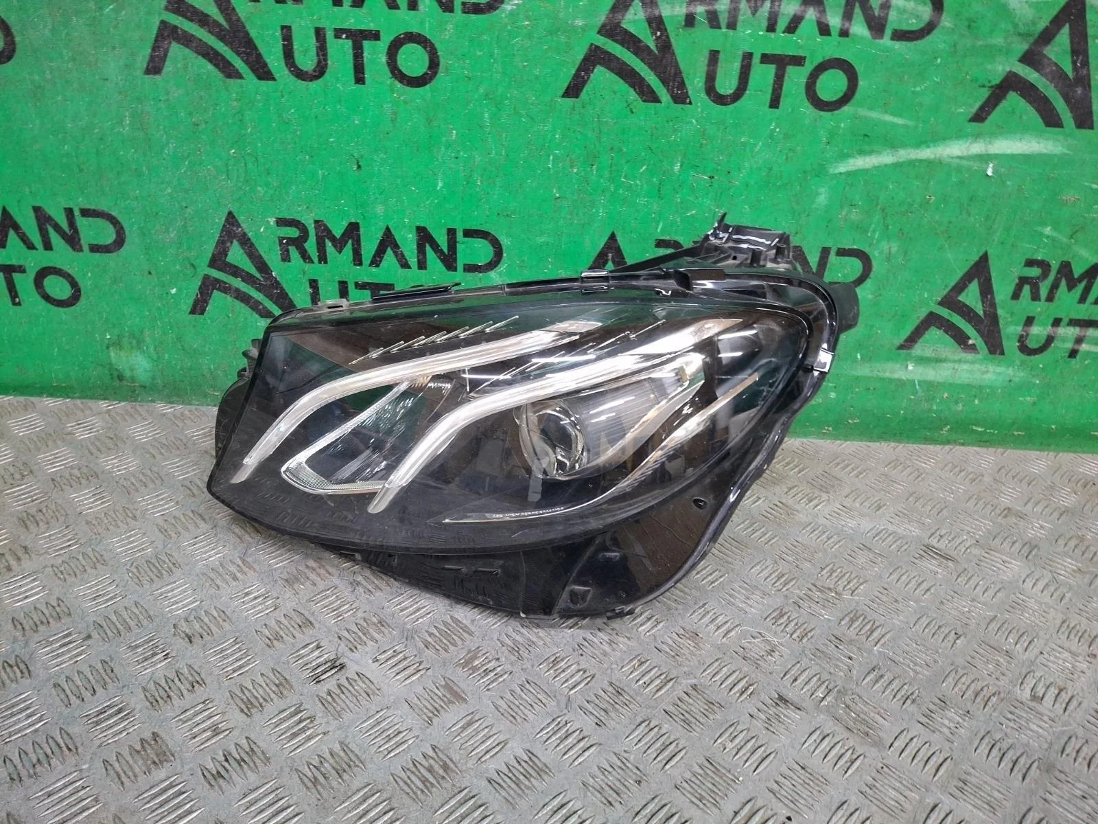 Фара Mercedes E-Class 2016-2020 A2139066501 W213, левая