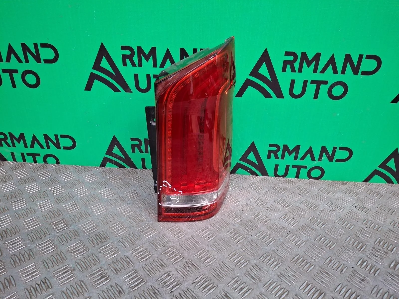 Фонарь Mercedes V-Class 2014-нв A4478200664 W447, правый