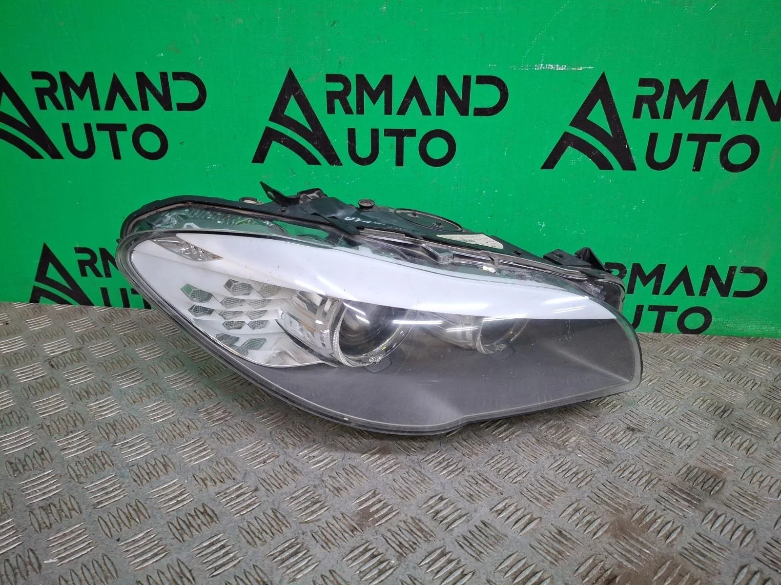 Фара BMW 5 series 2009-2013 63117271912 F10 F11, правая