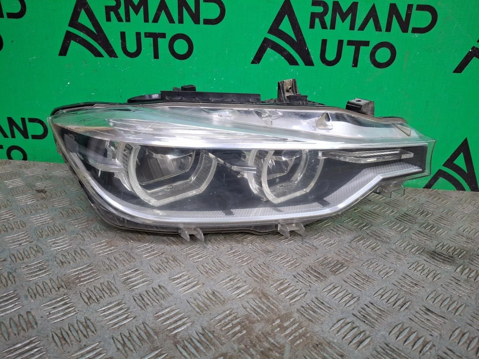 Фара BMW 3 series 2015-2020 63117419634 F30 F31, правая